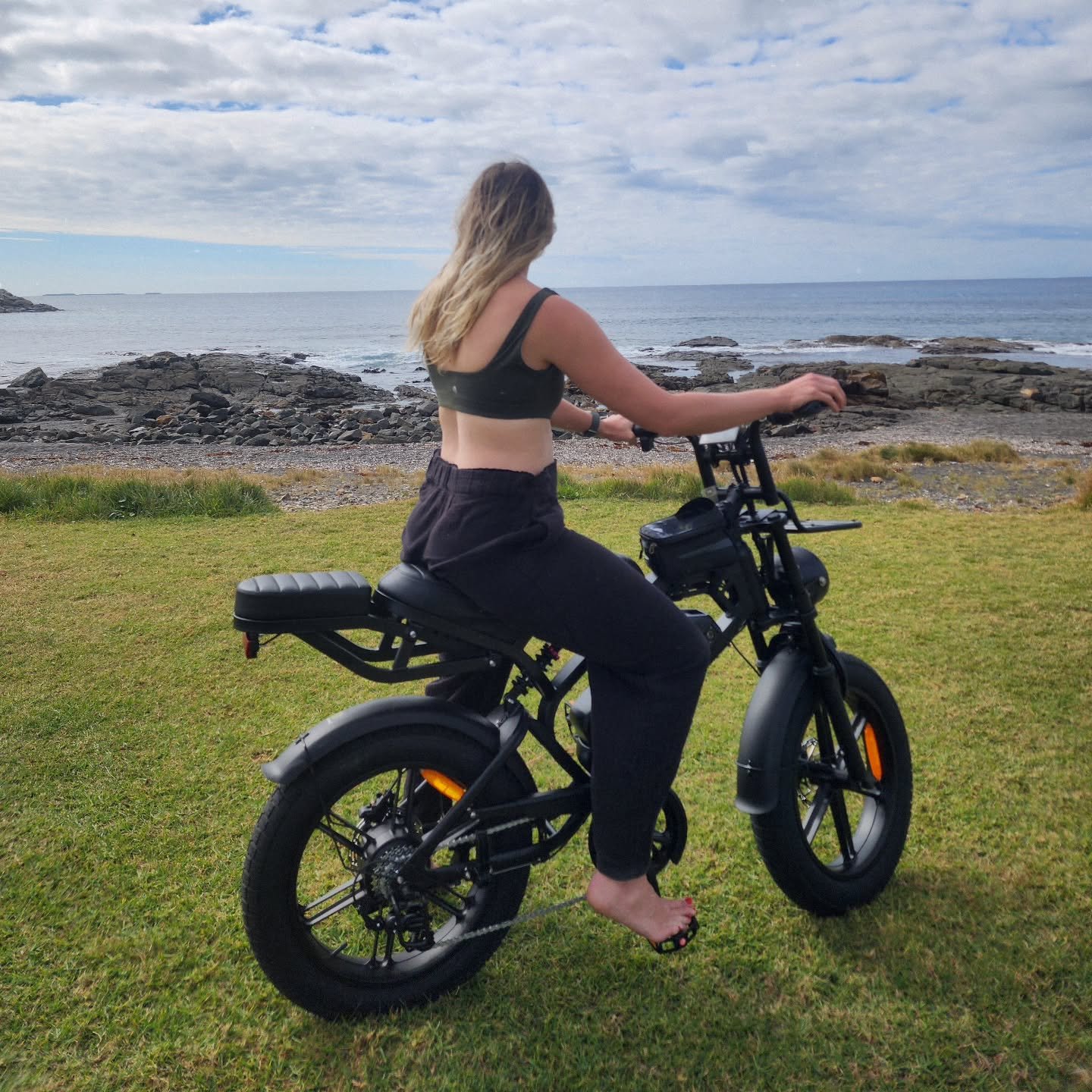 We're forecasting a little adventure this weekend 🌞

Psst.. Our V20 Pro is back in stock! Time to explore🚲