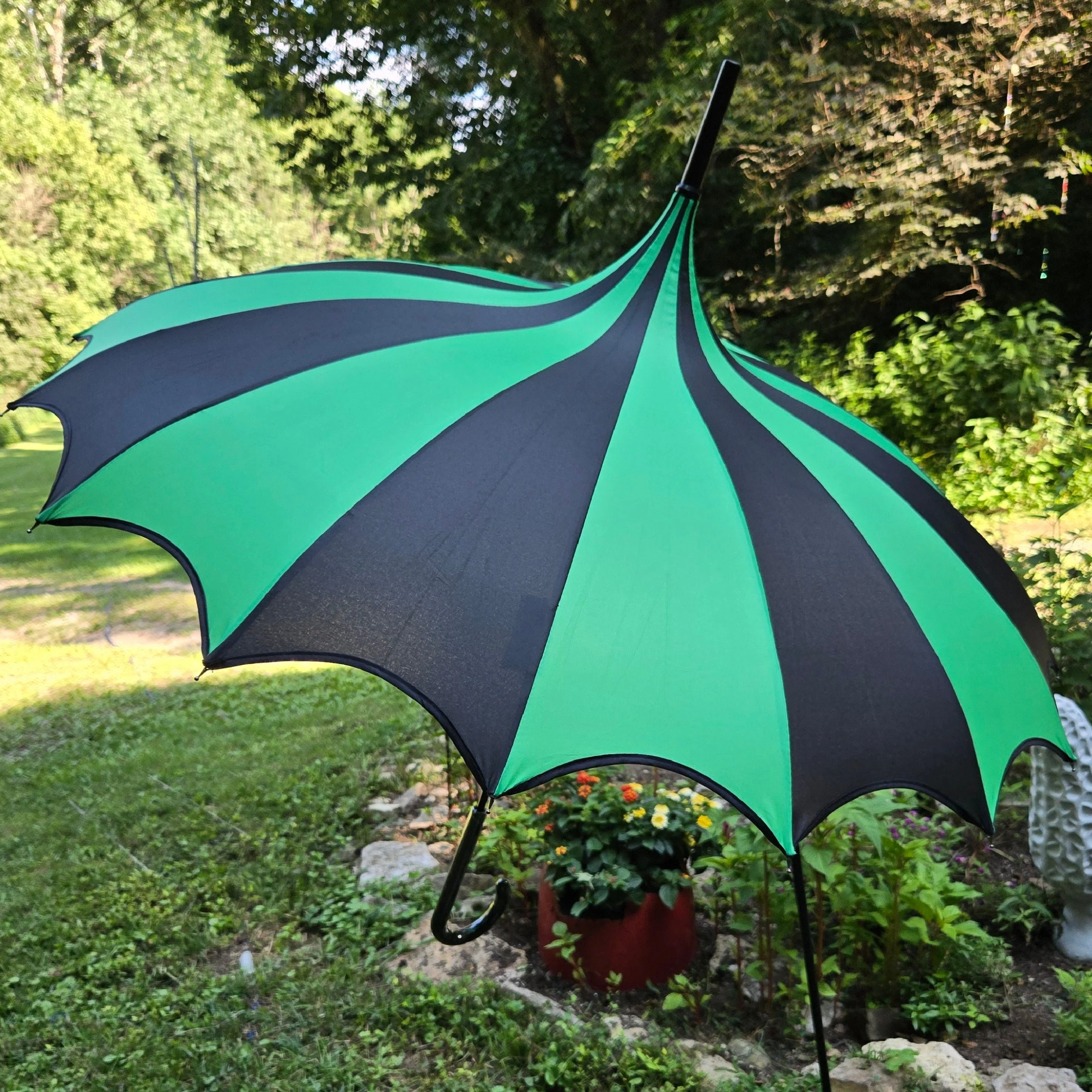 Green&BlackVampire.JPG