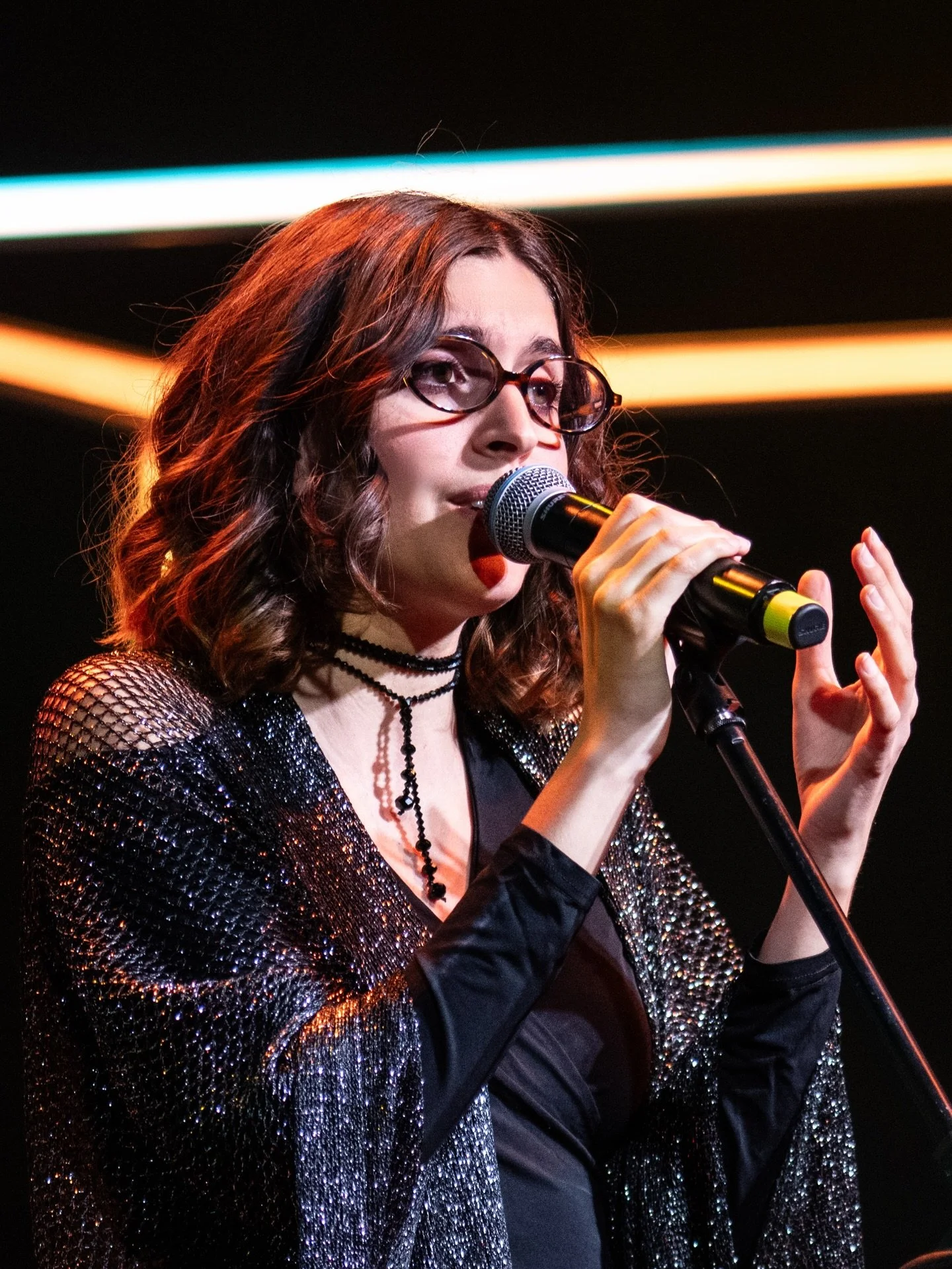 Capital Jam: 9 nuovi appuntamenti speciali dal 18 novembre 2025 al 25 marzo 2026 alla Cattedrale della Fabbrica del Vapore di Milano.

 A condurre Luca De Gennaro affiancato da una band diretta da Vittorio Cosma e, ogni serata, due ospiti speciali di