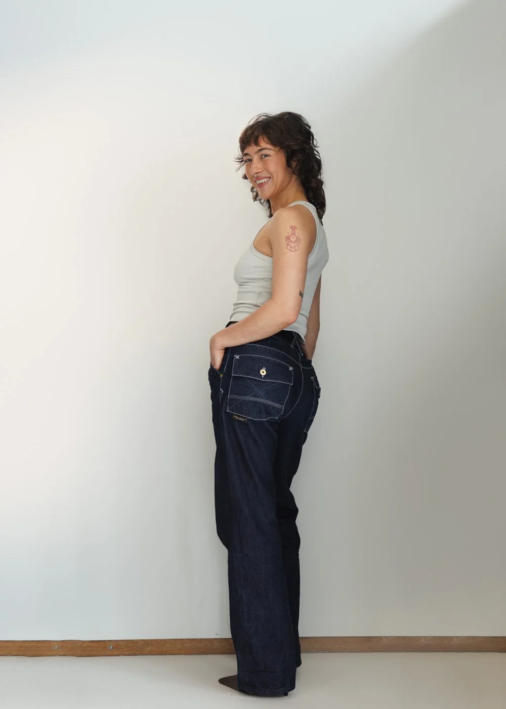 Esmée - FullBody Smile.jpg