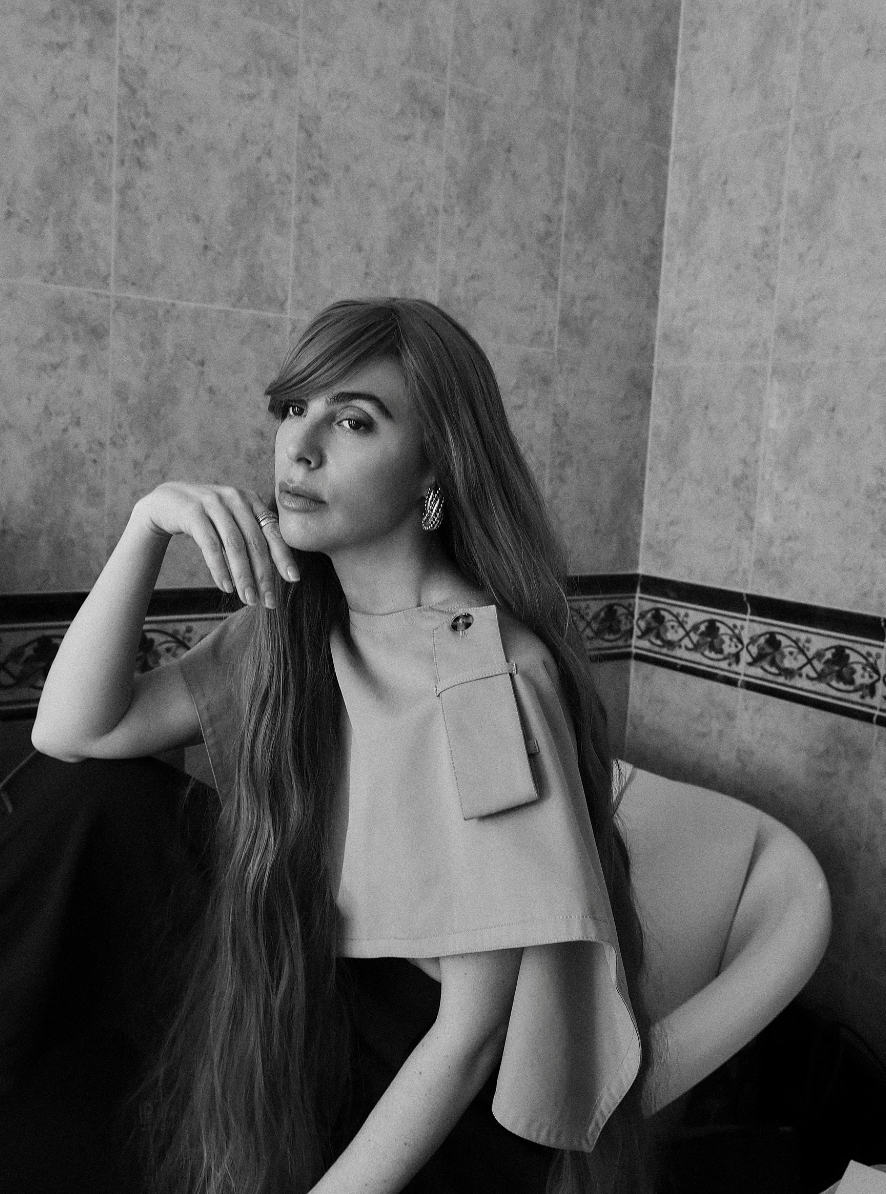 Flavia millen fashion portrait
