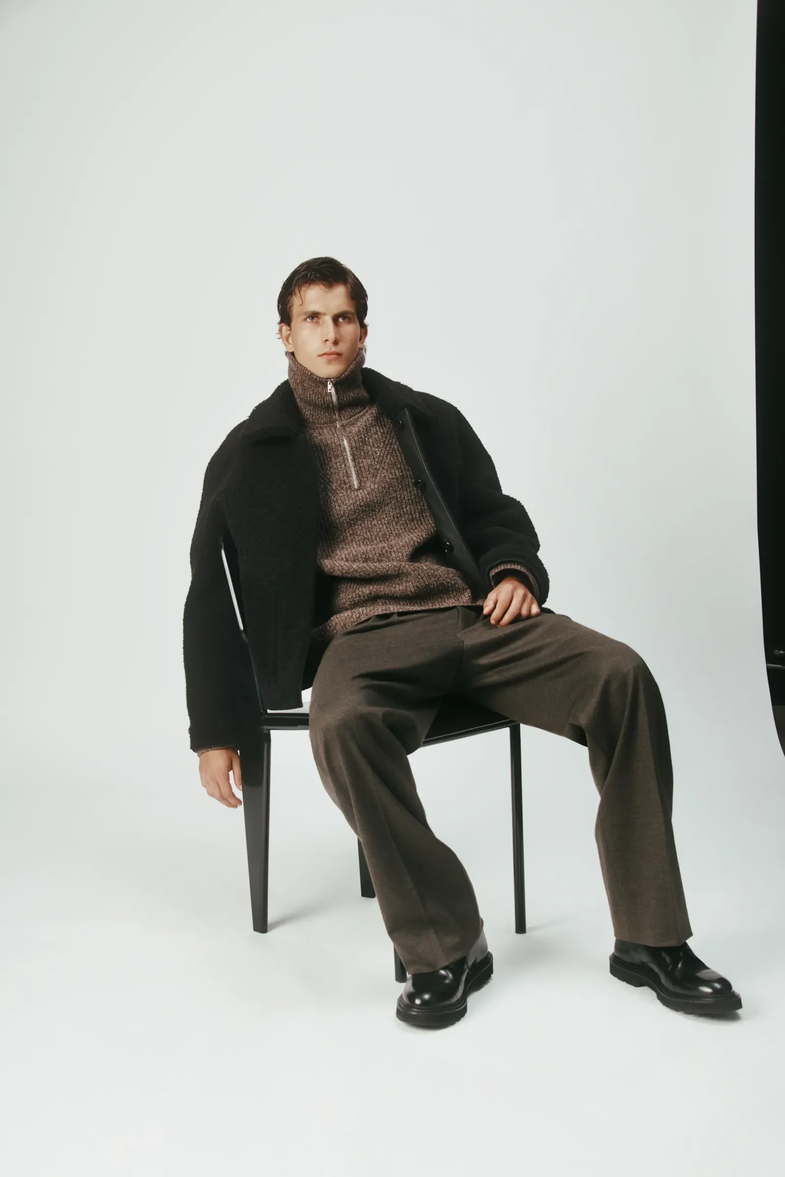 00003-theory-fall-2026-menswear-credit-brand.webp