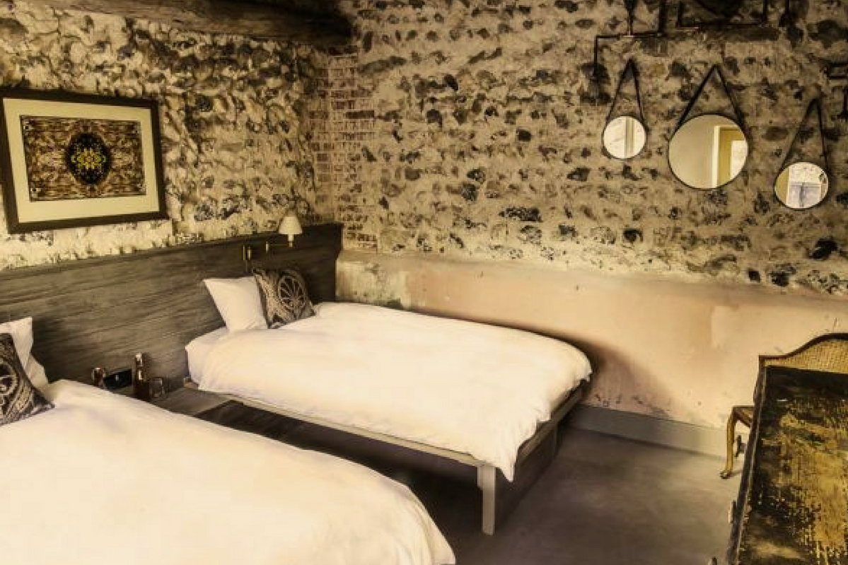 2pax+bedroom.png