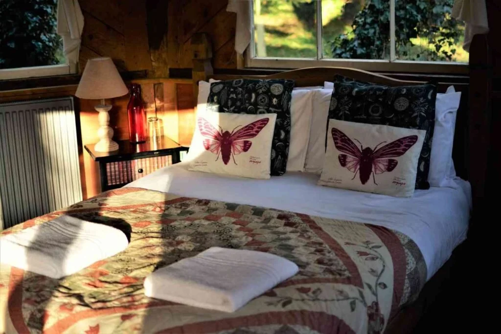bedroom 5.jpg (Copy)