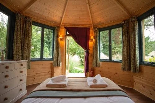 cabin 2.jpg