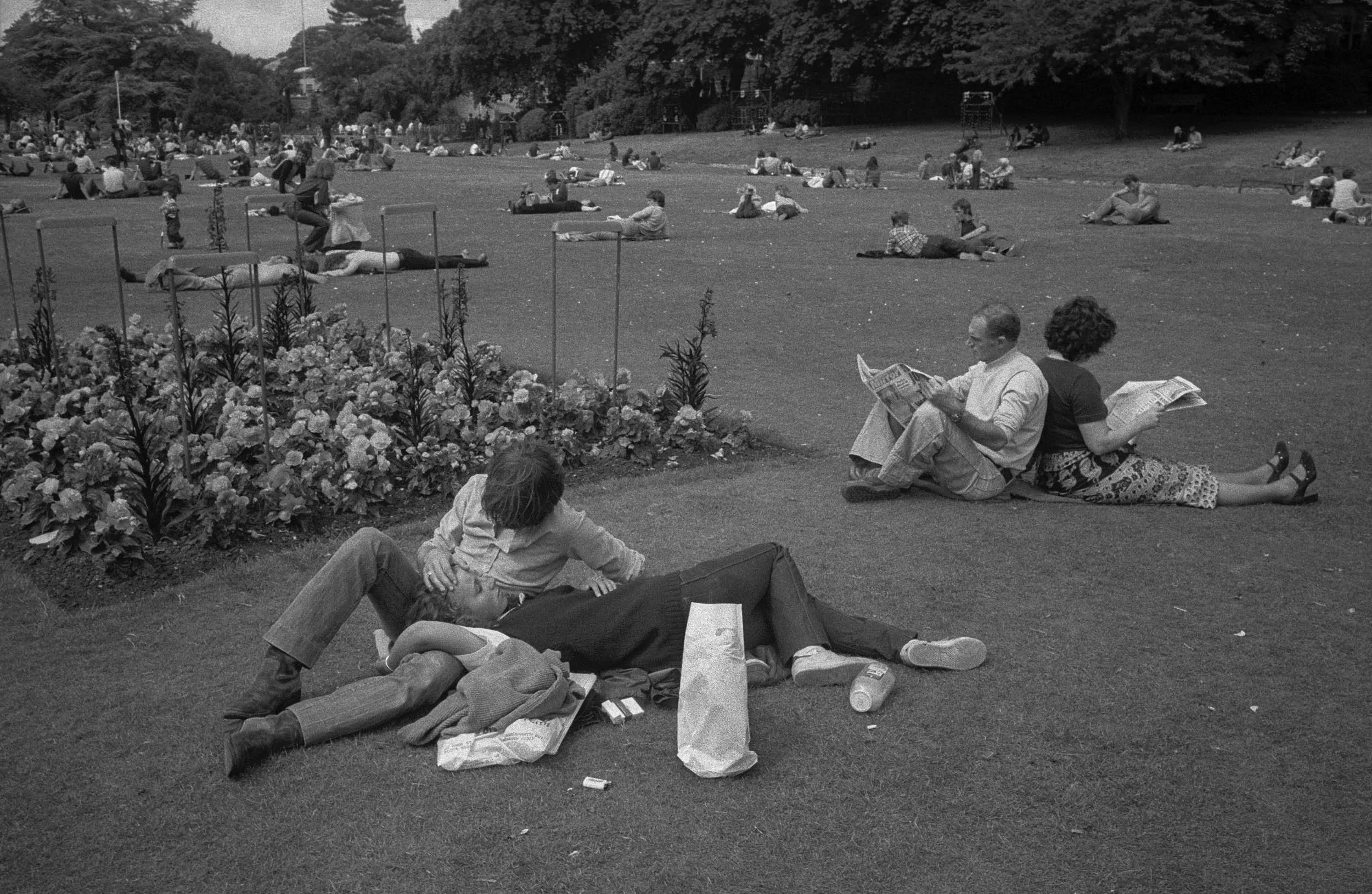 Bob Watkins Bournemouth July79 couples Neg34 26 3 .jpg