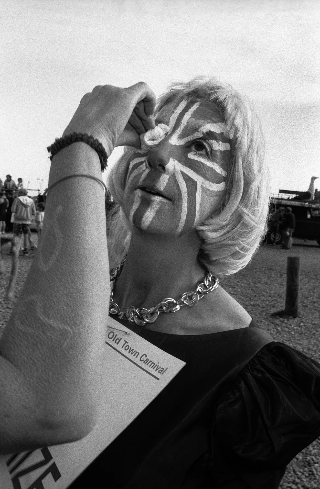 Bob Watkins Hastings Carnival Sussex Aug 1998 neg 21 61 12 .jpg