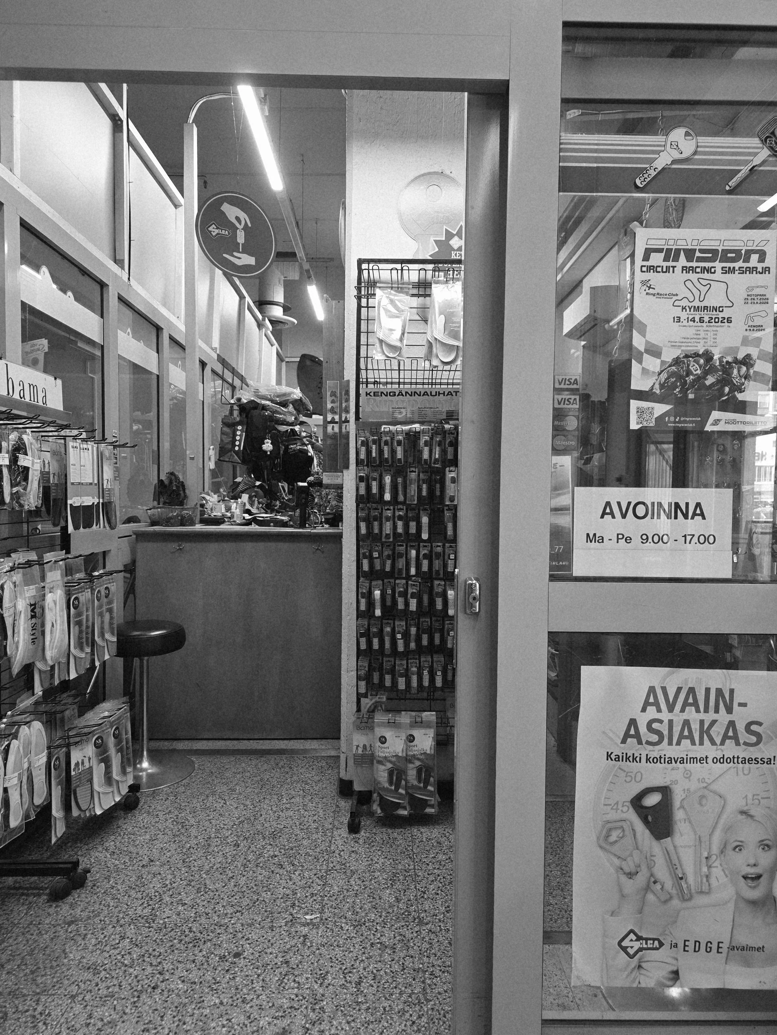 Kuva M-Suutareiden liikkeen edestä.