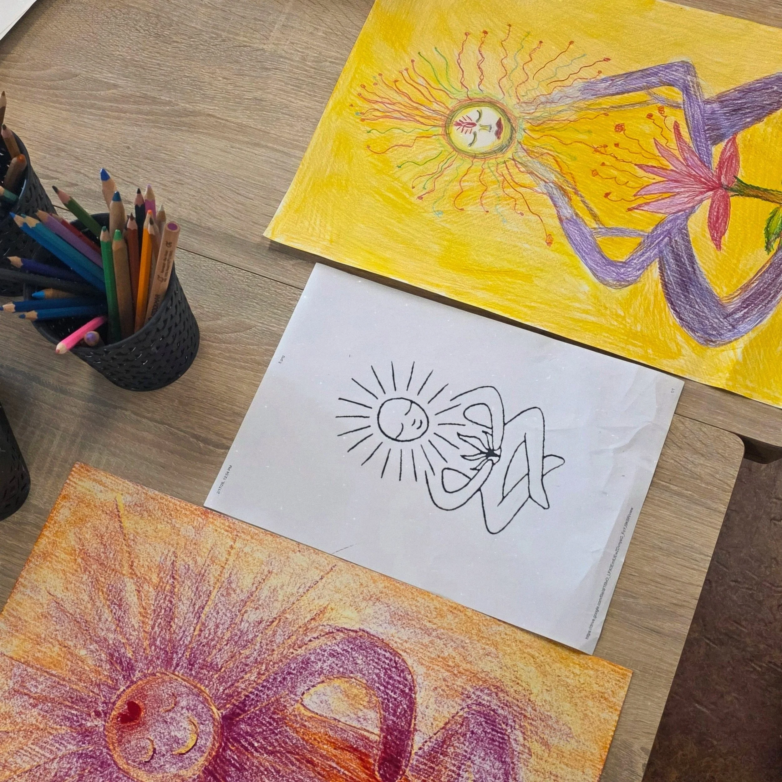 Even though we're in May, I'm taking you back to April as I got lost in being present and forgot to share these with y'all :)

1. Twinning with a participant during a creative workshop
2. Some good smelling flowers
3. A nervus vagus exercise (try it 