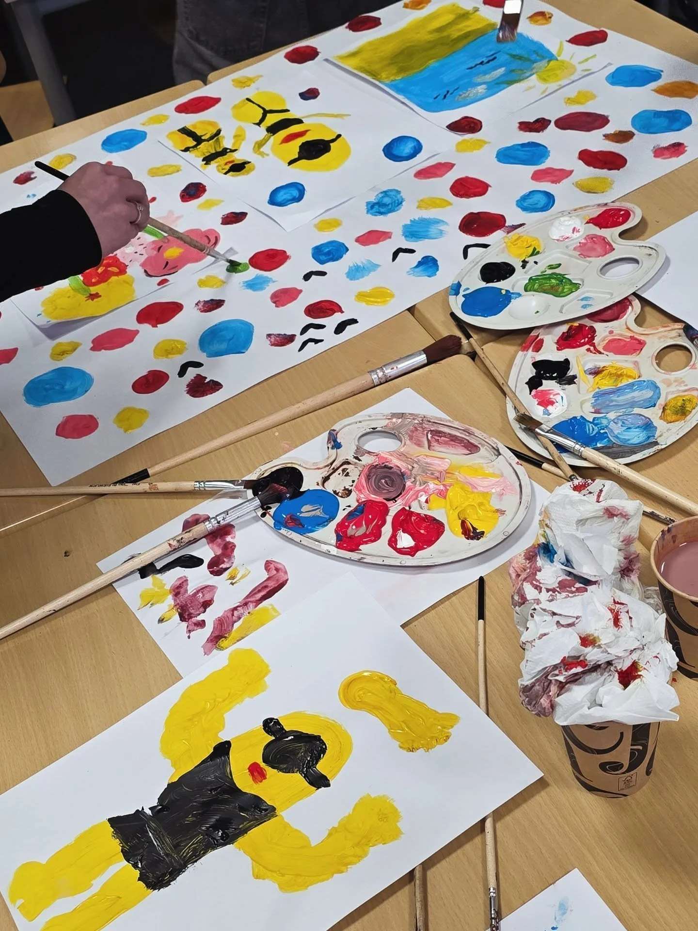Throwback to facilitating painting workshops (with some good R&amp;B tunes in the background) at a secondary school with @cult.north 🤍

We spent time creating a series of (self)portraits, exploring identity, expression, and the many ways we see ours