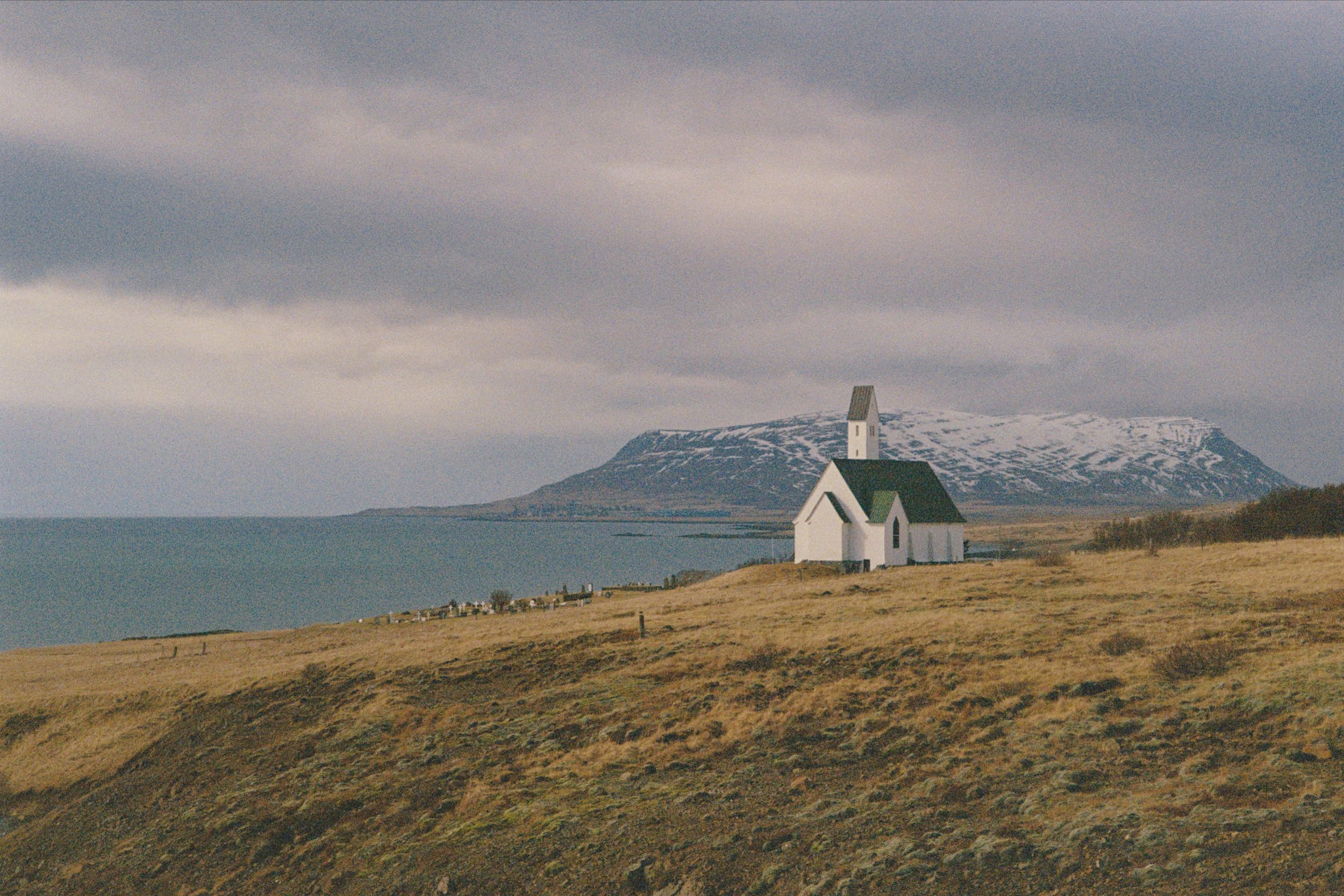 The iconic churches of Iceland. 
Iceland Saga 🇮🇸

#leicar3 #kodakultramax400 #analog #35mmfilm #filmisnotdead