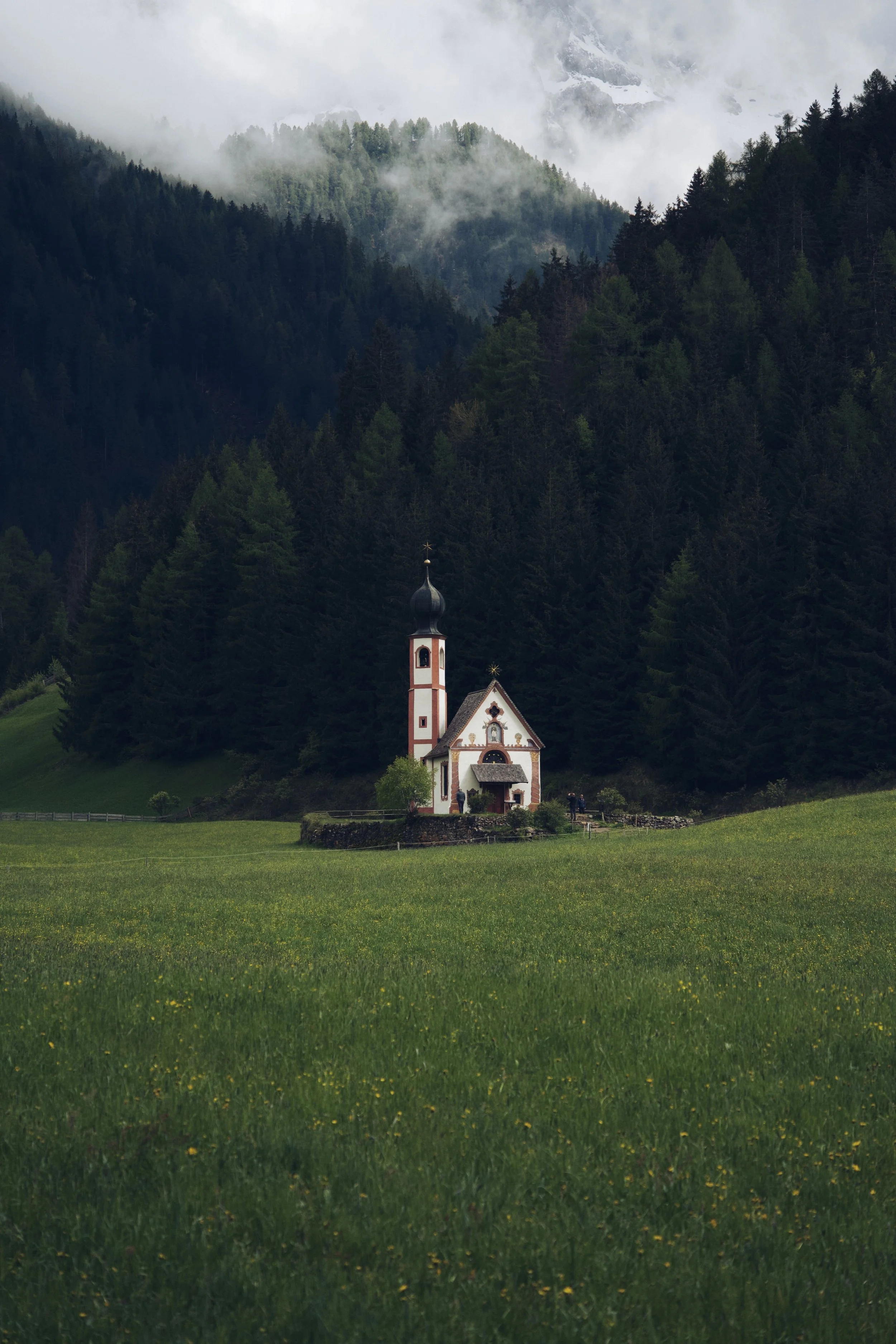 Iglesia st Giovanni en Dolomitas