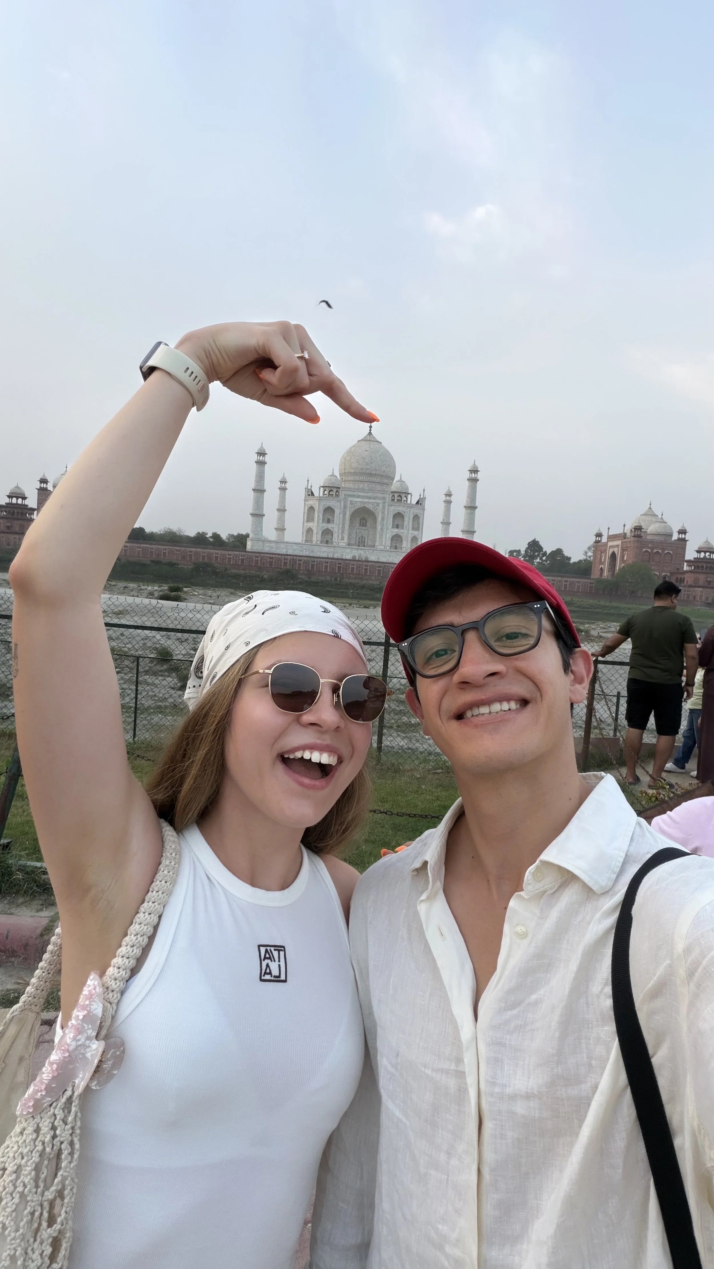 Taj Mahal en frente del río Yamuda.