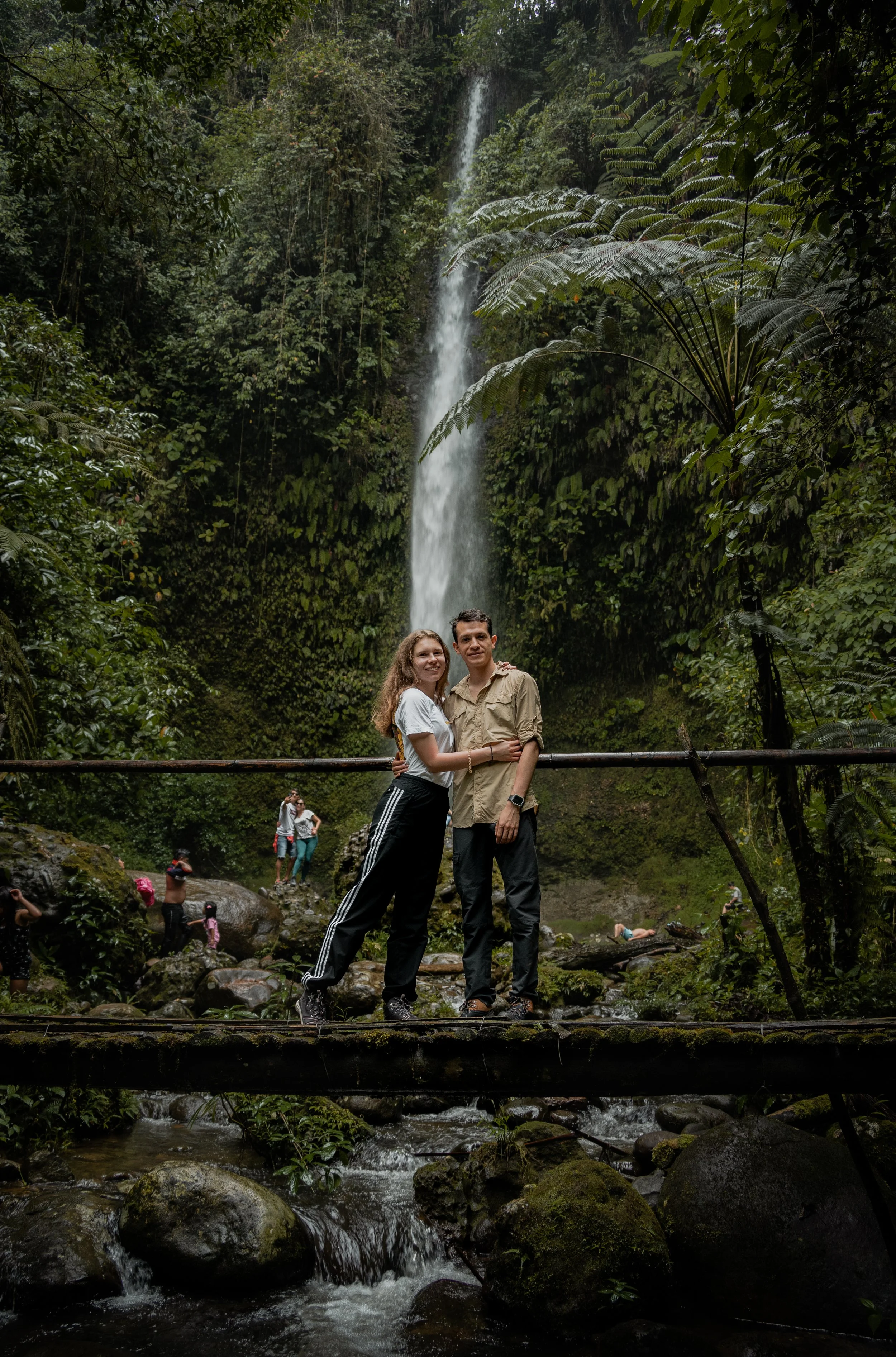 Cascada en Amazonia Ecuatoriana