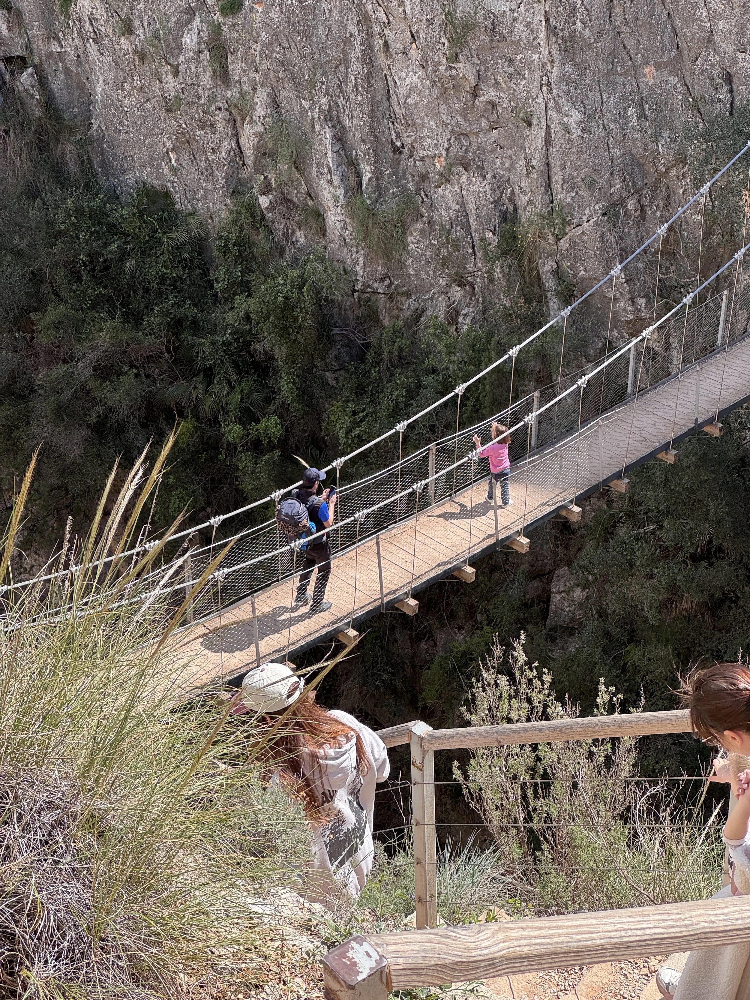 Primer puente de la ruta de puentes colgantes de Chulilla
