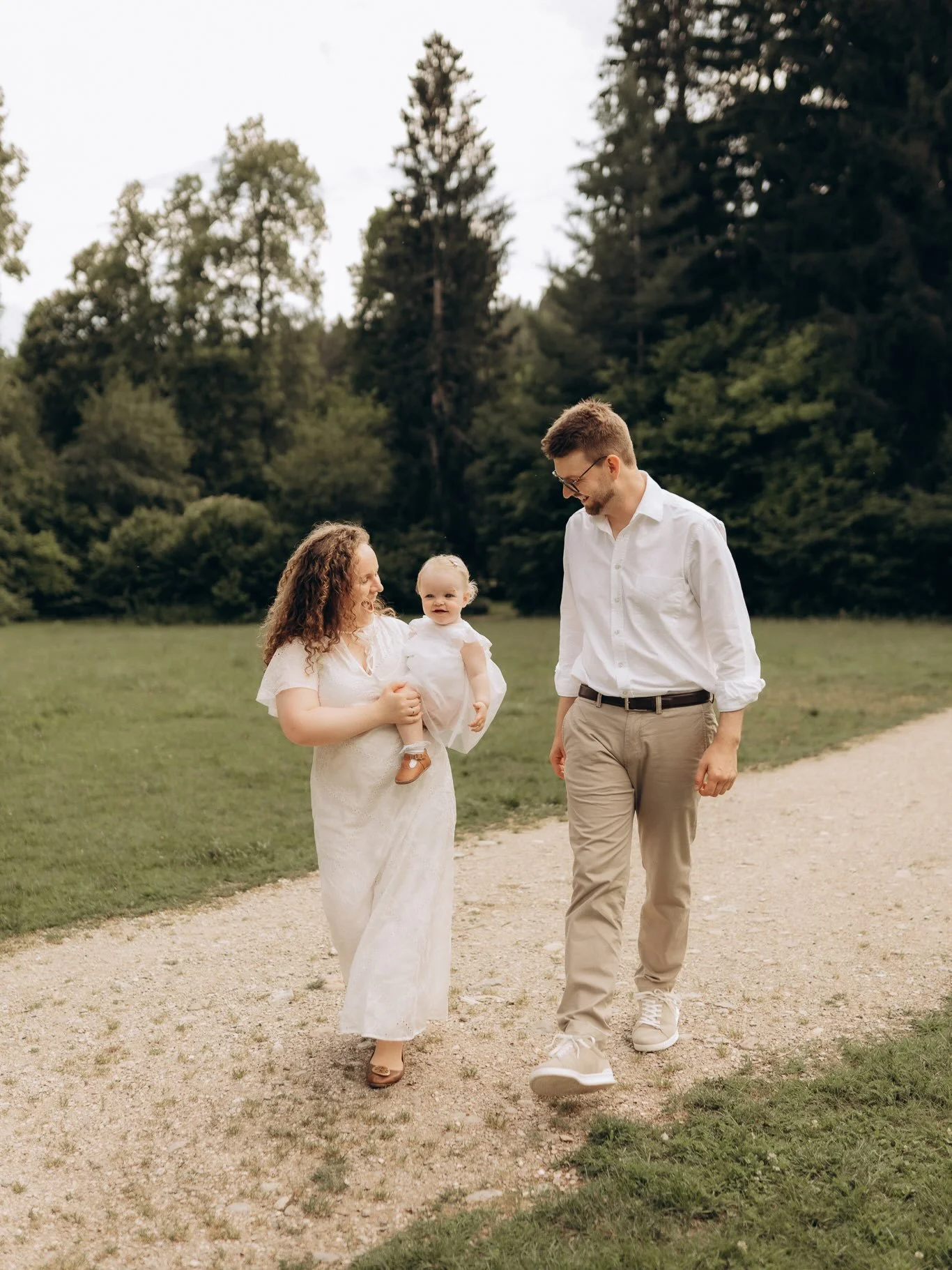 EIN FOTOSHOOTING EINFACH GENIESSEN &ndash; klingt wie ein Traum? ✨

Ganz und gar nicht! Das ist absolut real und sollte eigentlich selbstverst&auml;ndlich sein! Viele denken immer noch, dass man beim Shooting steif posieren muss, die Kinder perfekt b
