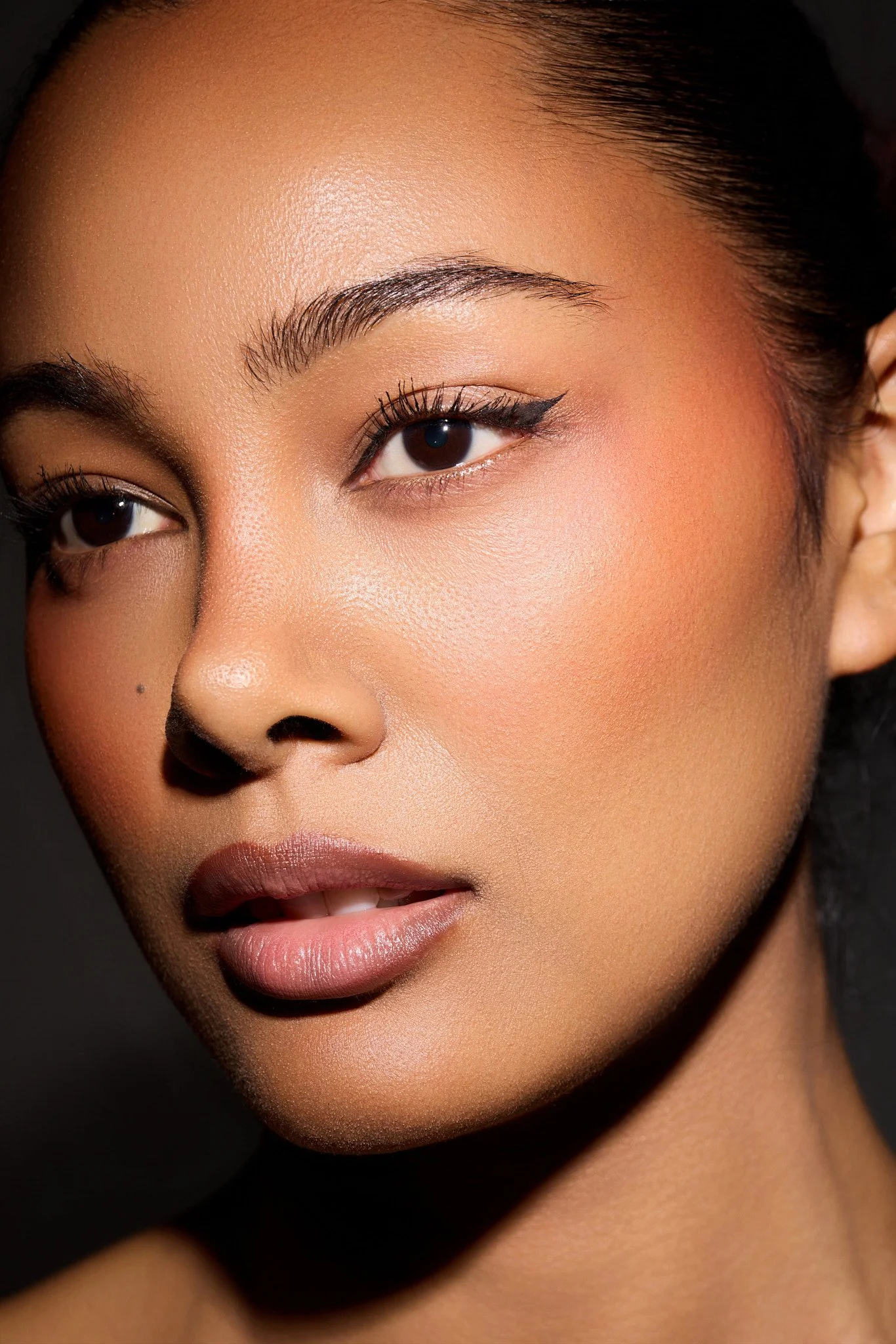 jennifer-elysee-cosmetics-beauty-closeup.jpg