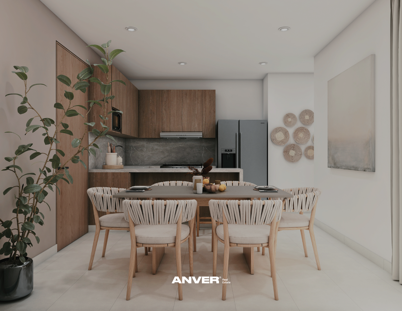Vista de una cocina moderna con detalles en madera y una mesa de comedor rodeada de sillas de madera con cojines blancos, decorada con platos y frutas, y decoraciones en la pared de estilo nativo.