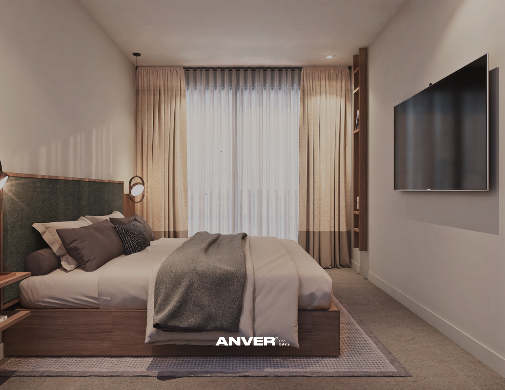 Habitación de hotel con cama doble, cortinas beige, ventana con cortinas translúcidas, televisión en la pared, y decoración moderna en tonos neutros.