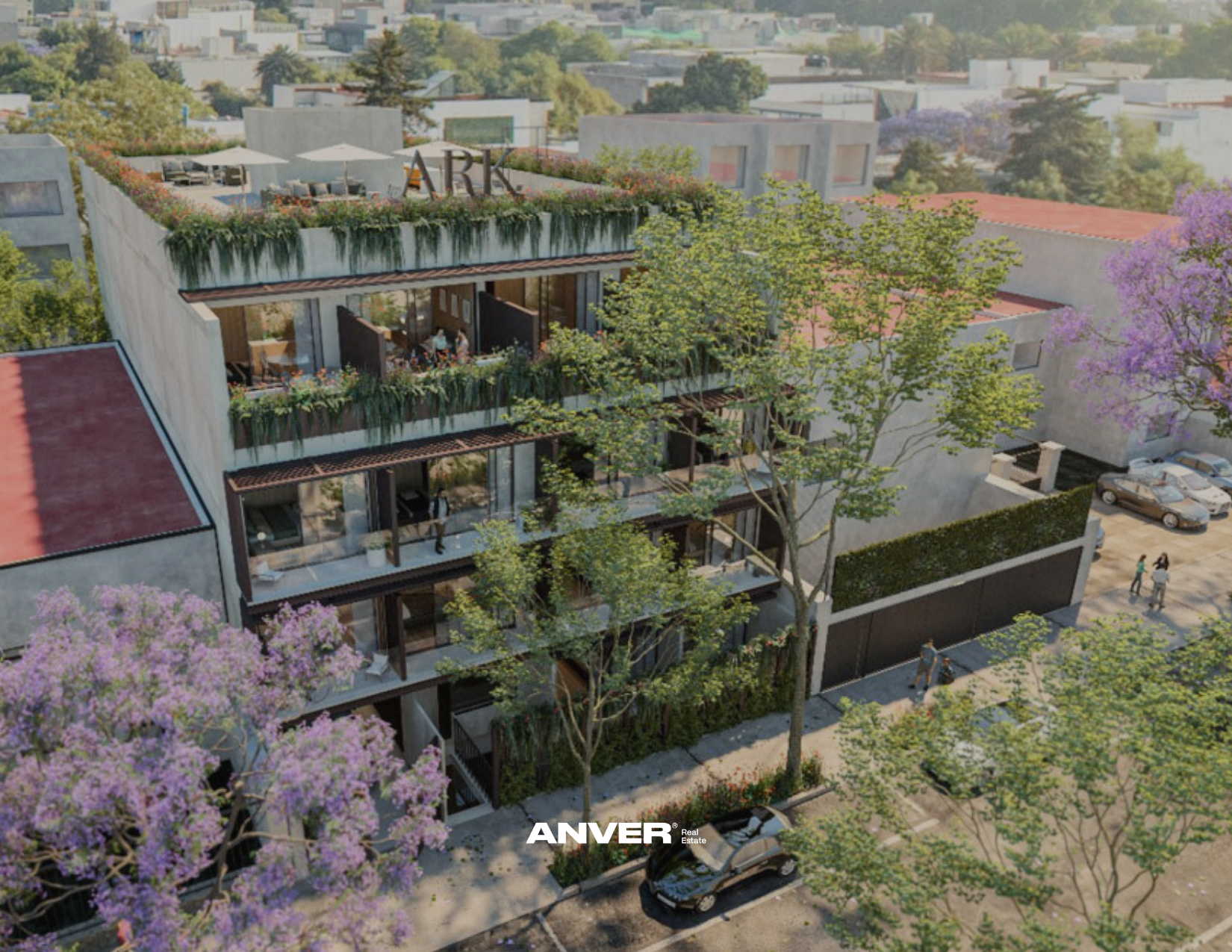 Vista aérea de un edificio moderno con terrazas, vegetación en los techos y árboles en el entorno, incluyendo un jardín en la azotea y áreas de reunión con estudiantles. Hay varias pessoas en la calle y varios autos estacionados.