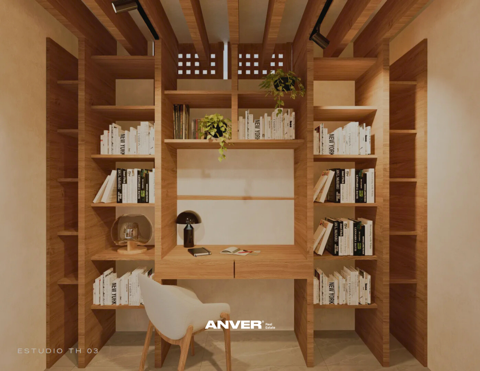 Estudio con paredes de madera, escritorio con lámpara y libros, sillón blanco y planta.
