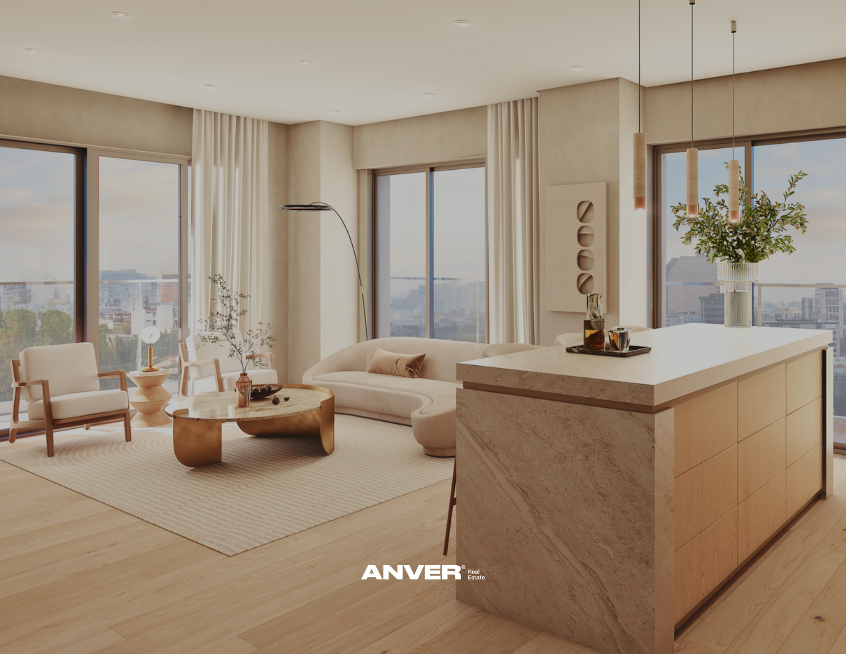 Interior moderno de sala con grandes ventanas, mobiliario de tonos claros, mesa de centro de madera y decoraciones minimalistas en un espacio luminoso.
