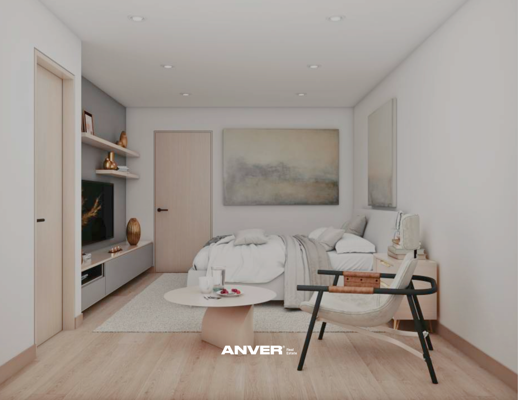 Dormitorio con cama desordenada, mesa blanca con vela y fruta, sillas modernas, paredes blancas, cuadros abstractos y estanterías con decoraciones en tonos dorados.