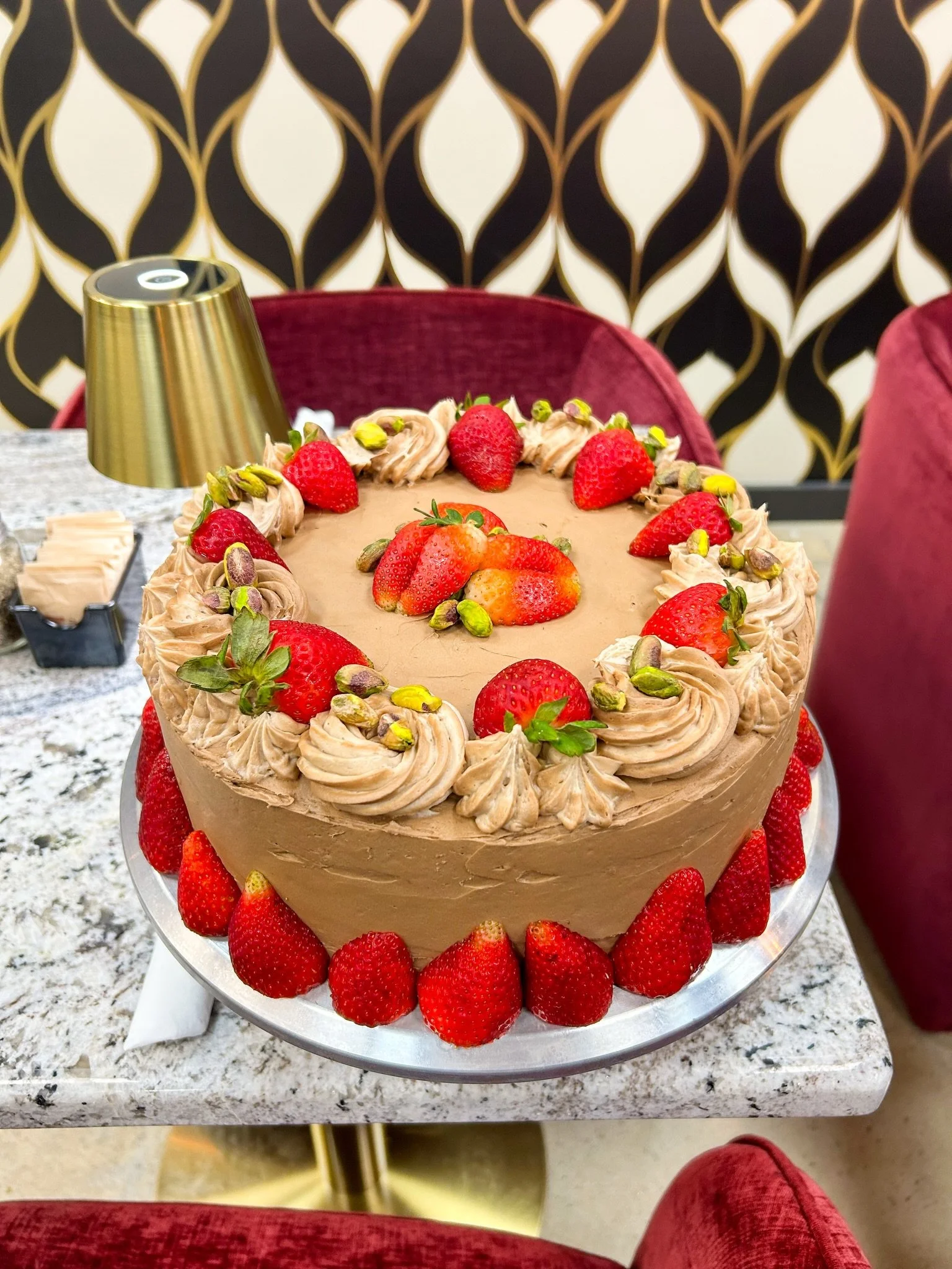 Pistachios &amp; strawberries!? YASS please! 🍓