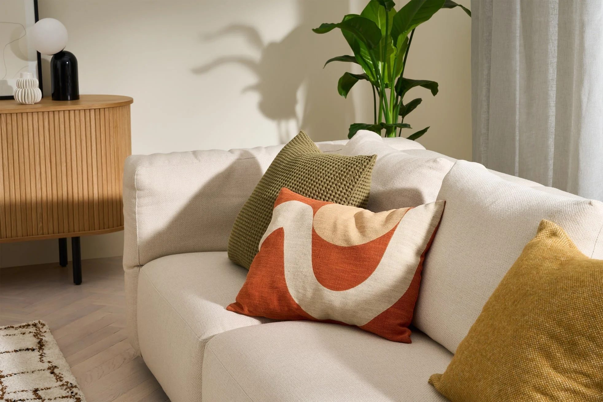 66f090b5bc13342dc616e3d3084a0a6eec0aedde_CUSASA002ORA_UK_Asa_Linen_Blend_Cushion_35x50cm_Copper_Orange_ar3_2_LB02_LS.jpg