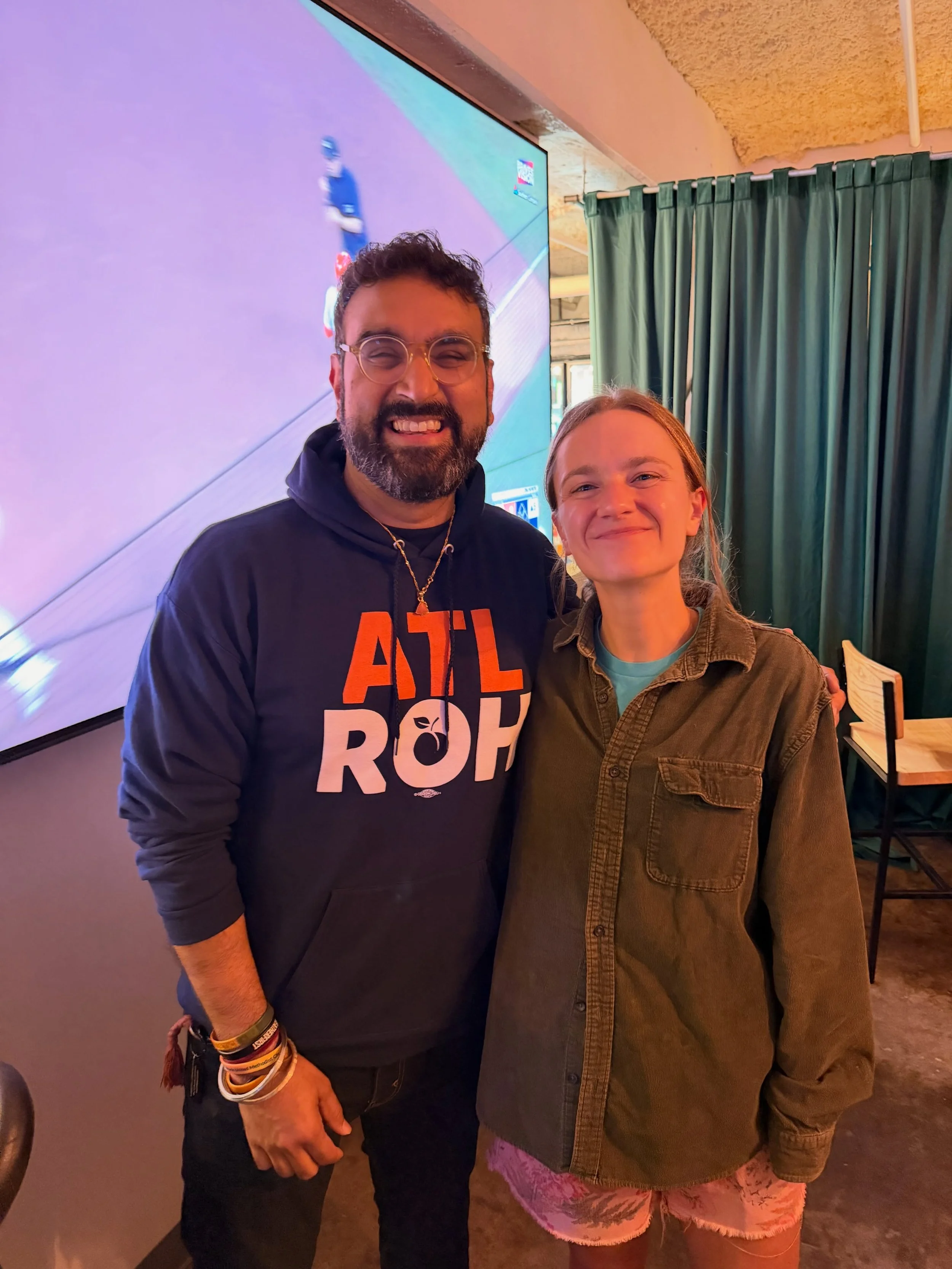 🚉 Started my weekend with the homie @kelseabondatl and a room full of supporters of @beltlinerailnow and @atldemsoc. A decade ago, I hosted a room full of transportation advocates when the City made a transportation promises if the public would self