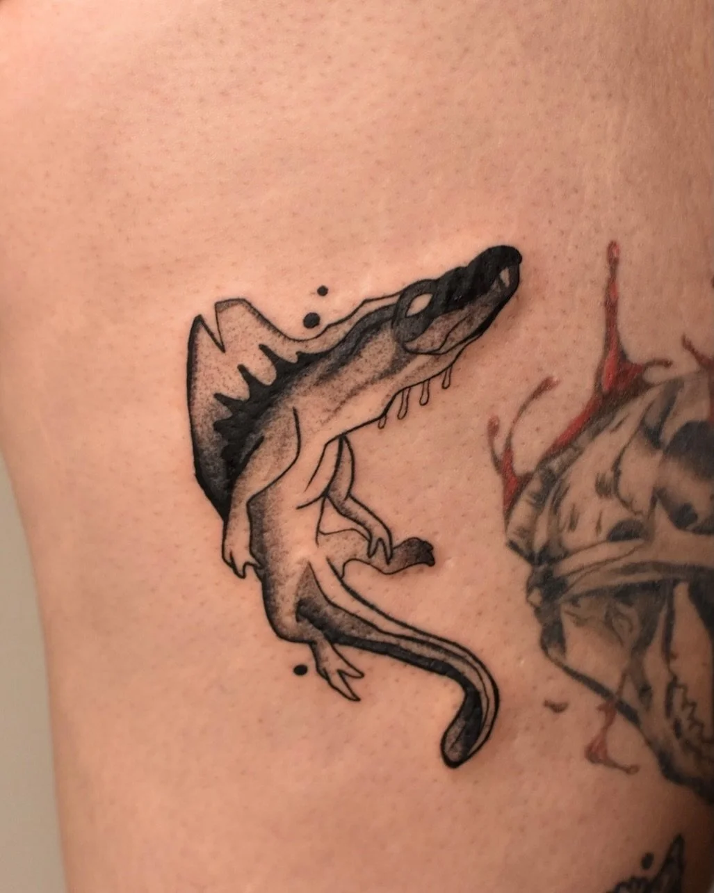 Spino 🦕 

@rebelmusetattoo 

#tattoo #dinosaurtattoo #stippletattoo