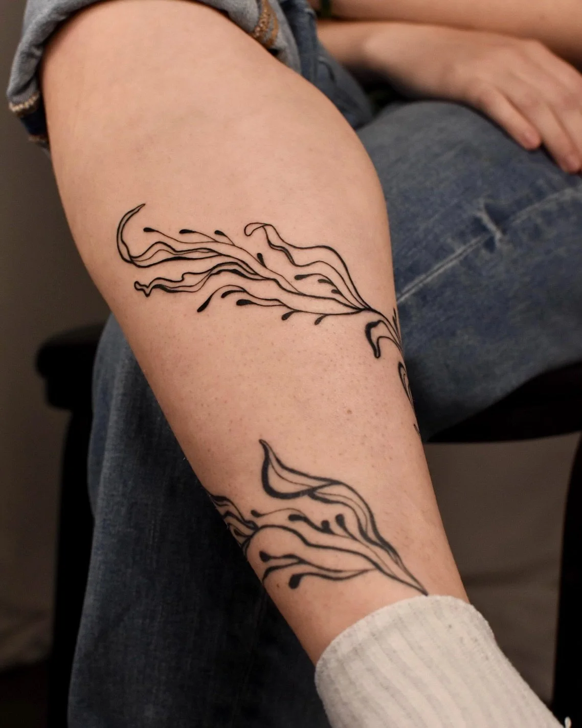 Finished the kelp wrap around!

I really want to do more tattoos in this style, black work and ornamental,

#tattoo #naturerattoo #oceantattoo
