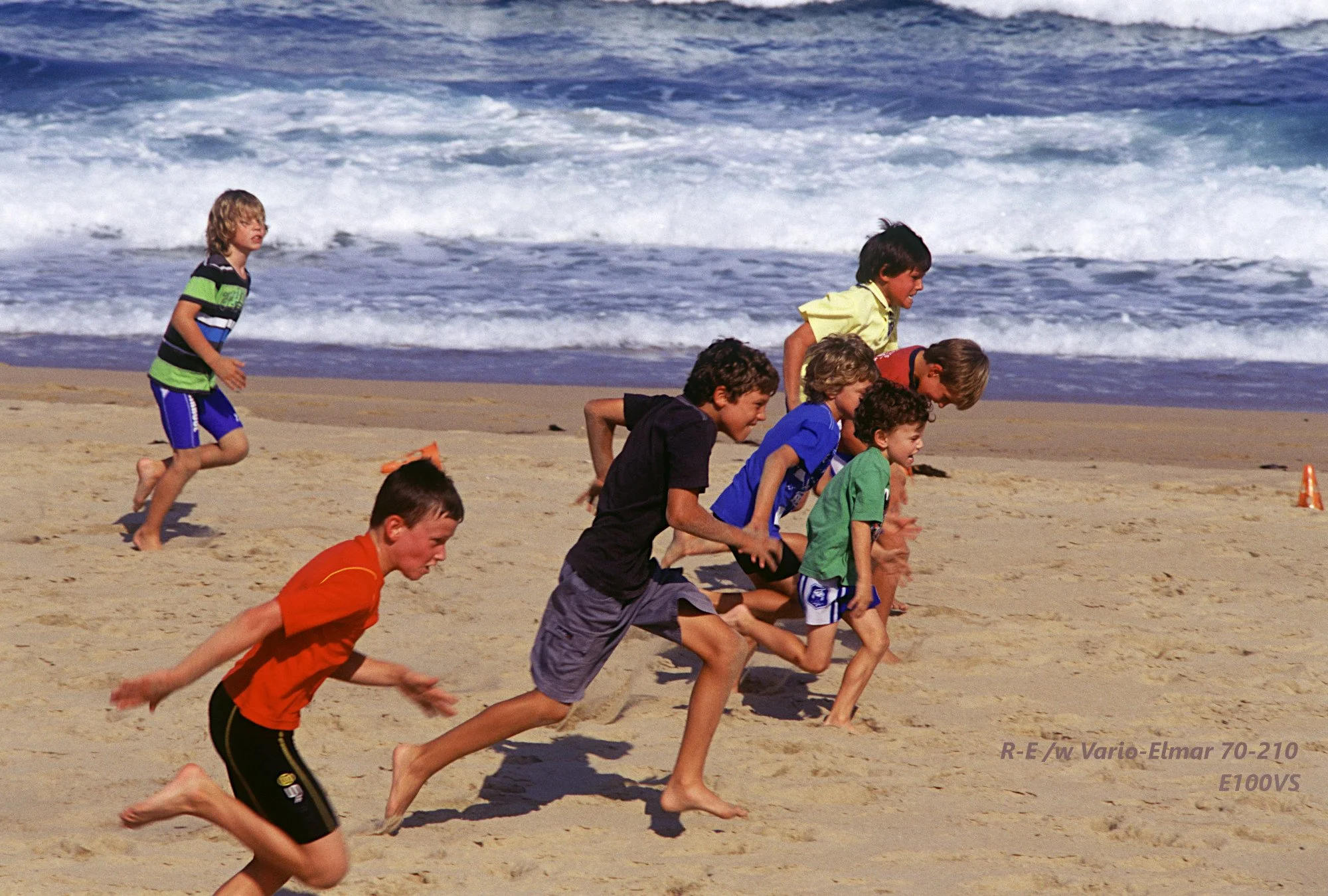 17_woolonggongbeach_kidsrun.jpg