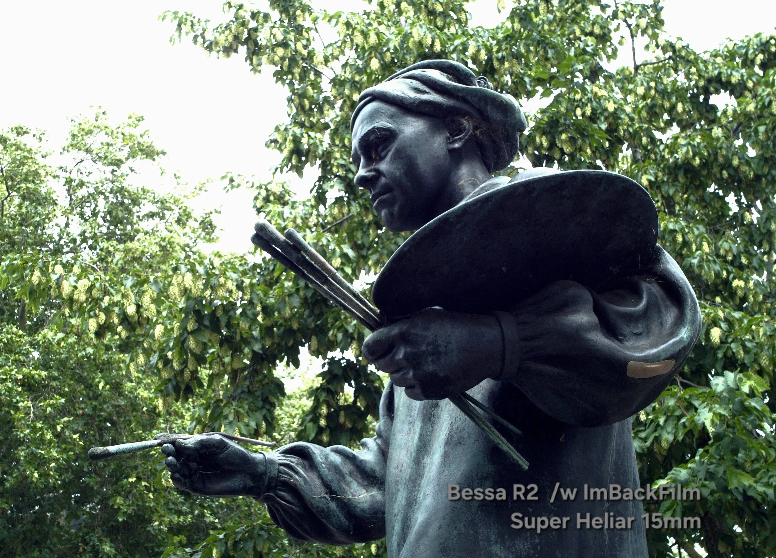 Chiswick_FlowerMarket_ImBackFilm_Statues_12.jpg