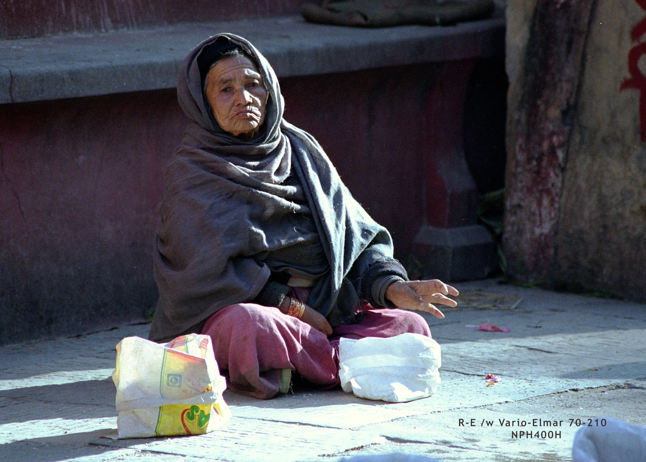 Kathmandu_Nepalbeggar02(24bit).jpg