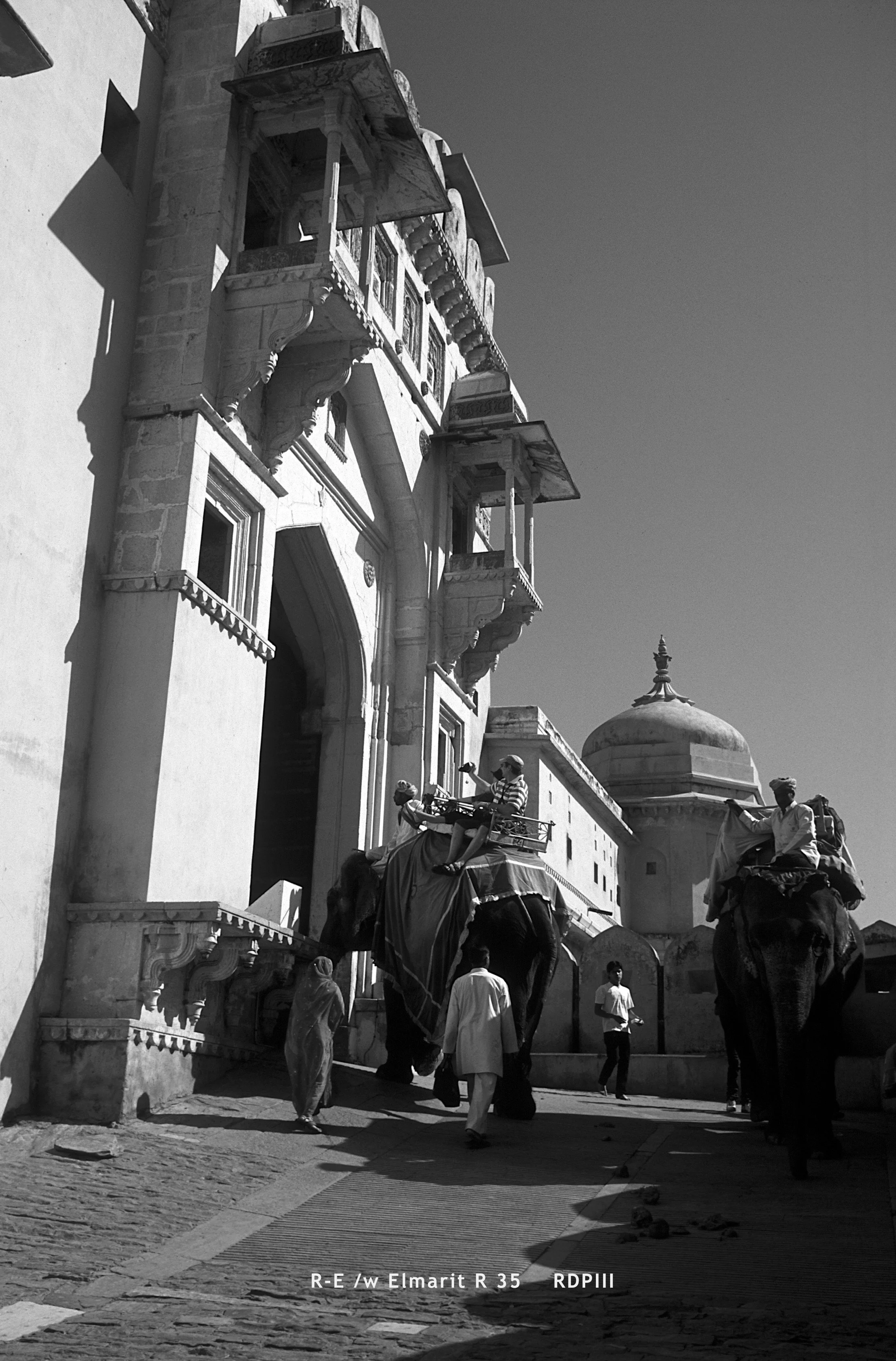 Jaipur_32_AmberPalace_BW.jpg