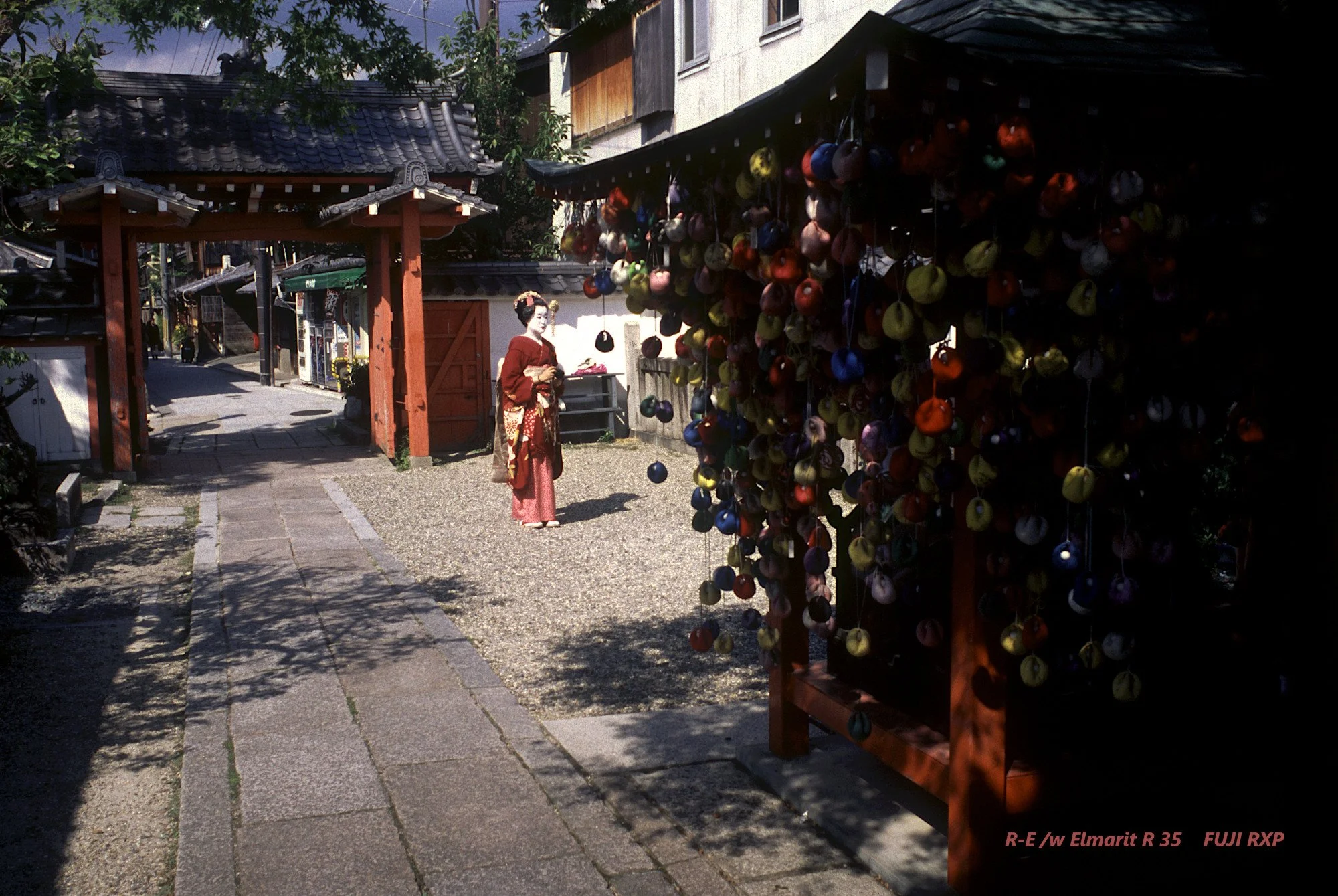 20_Osaka_Gion_temple.jpg