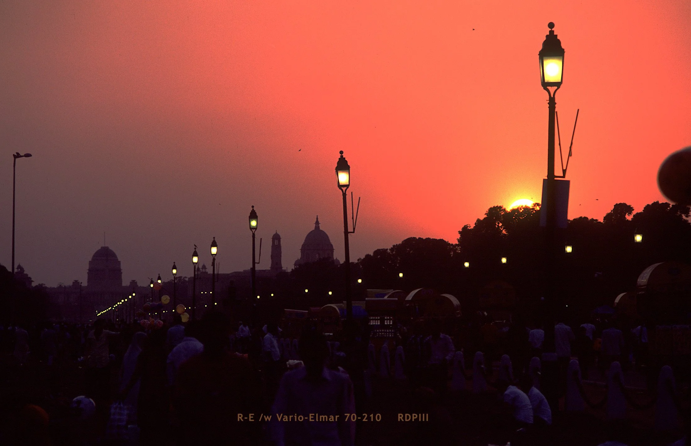 New Delhi_IndiaGate_08_sunset.jpg