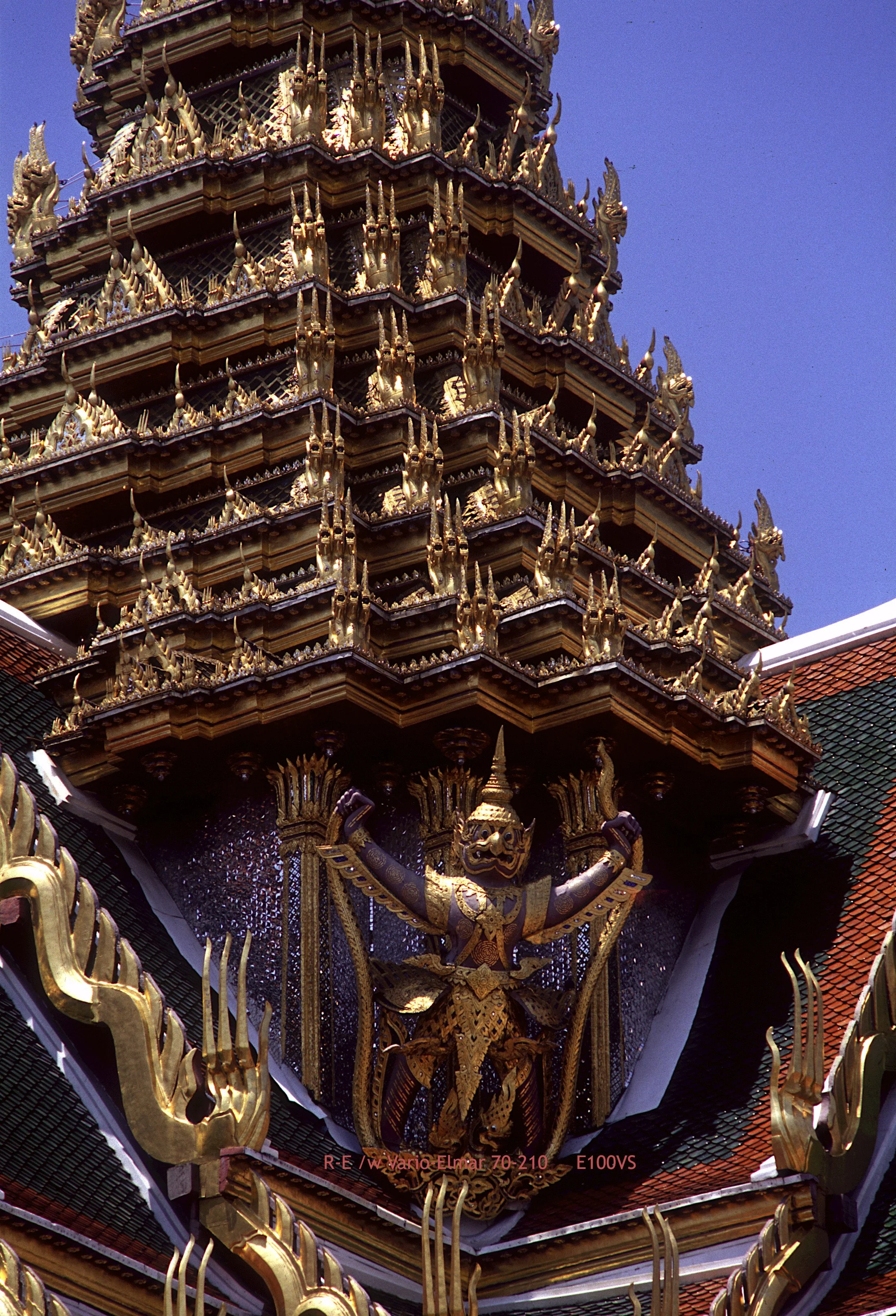 14_Bangkok_Roof.jpg