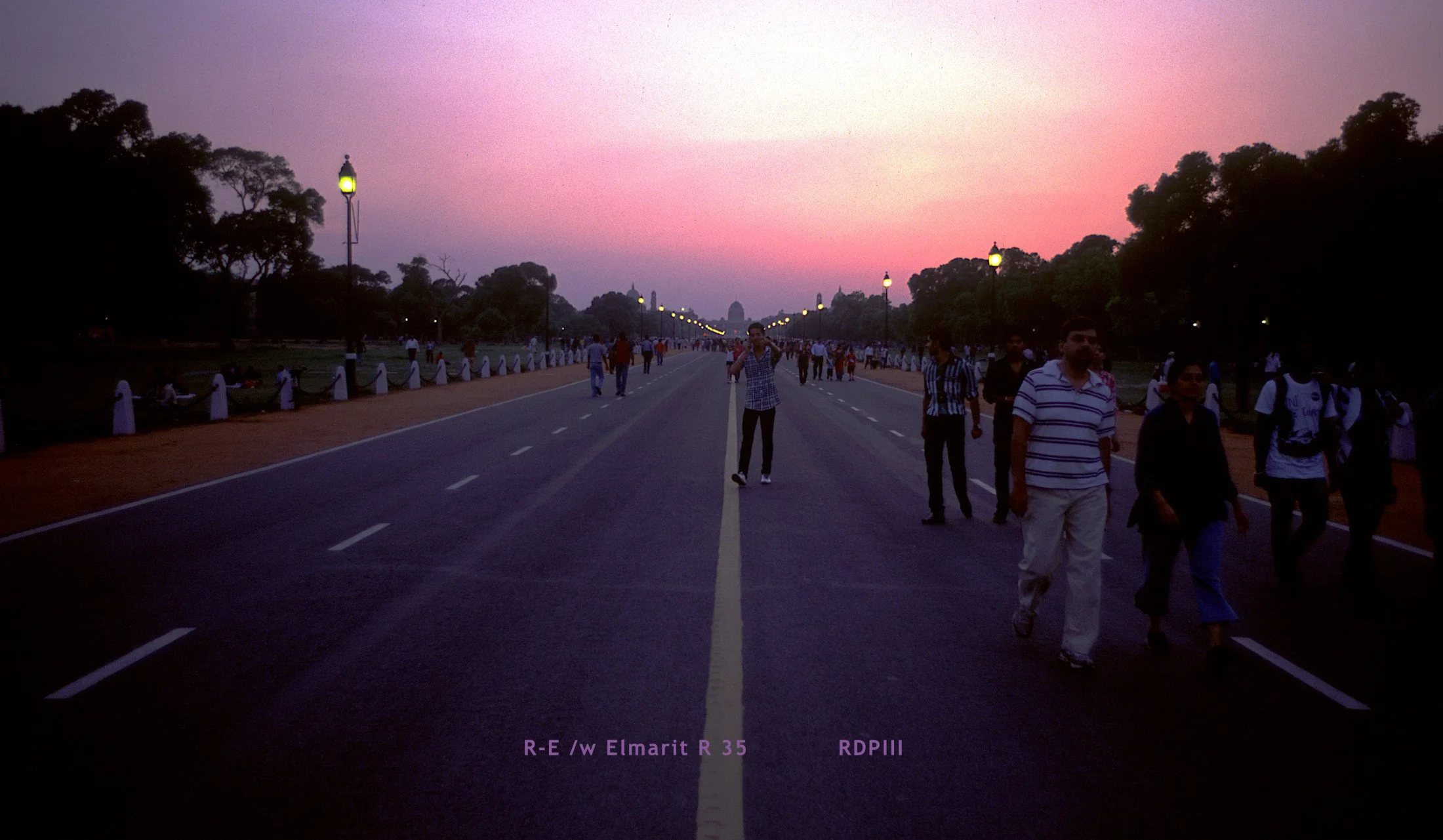 New Delhi_IndiaGate_09_sunset.jpg