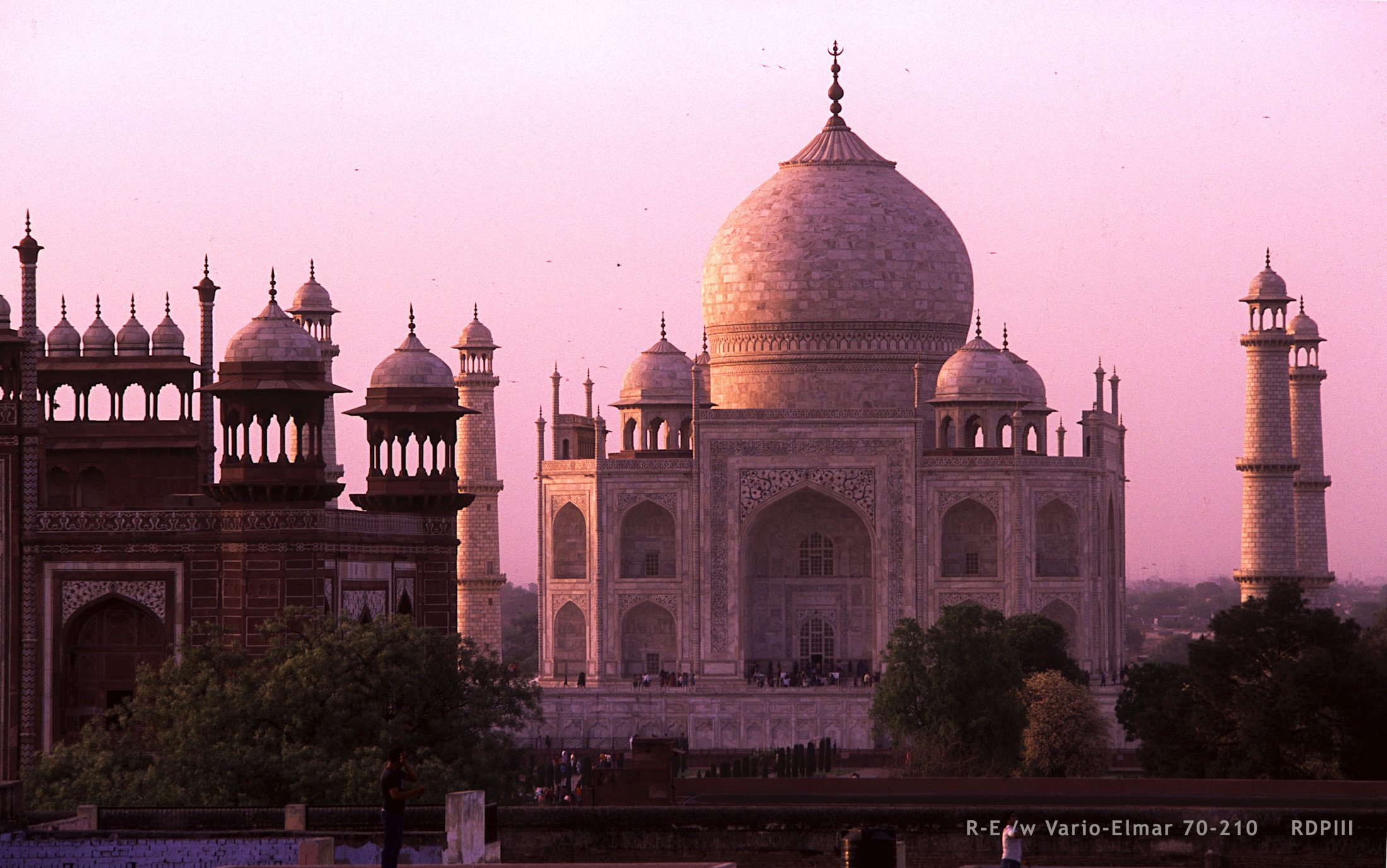 Agra_35_TajMahalDust.jpg