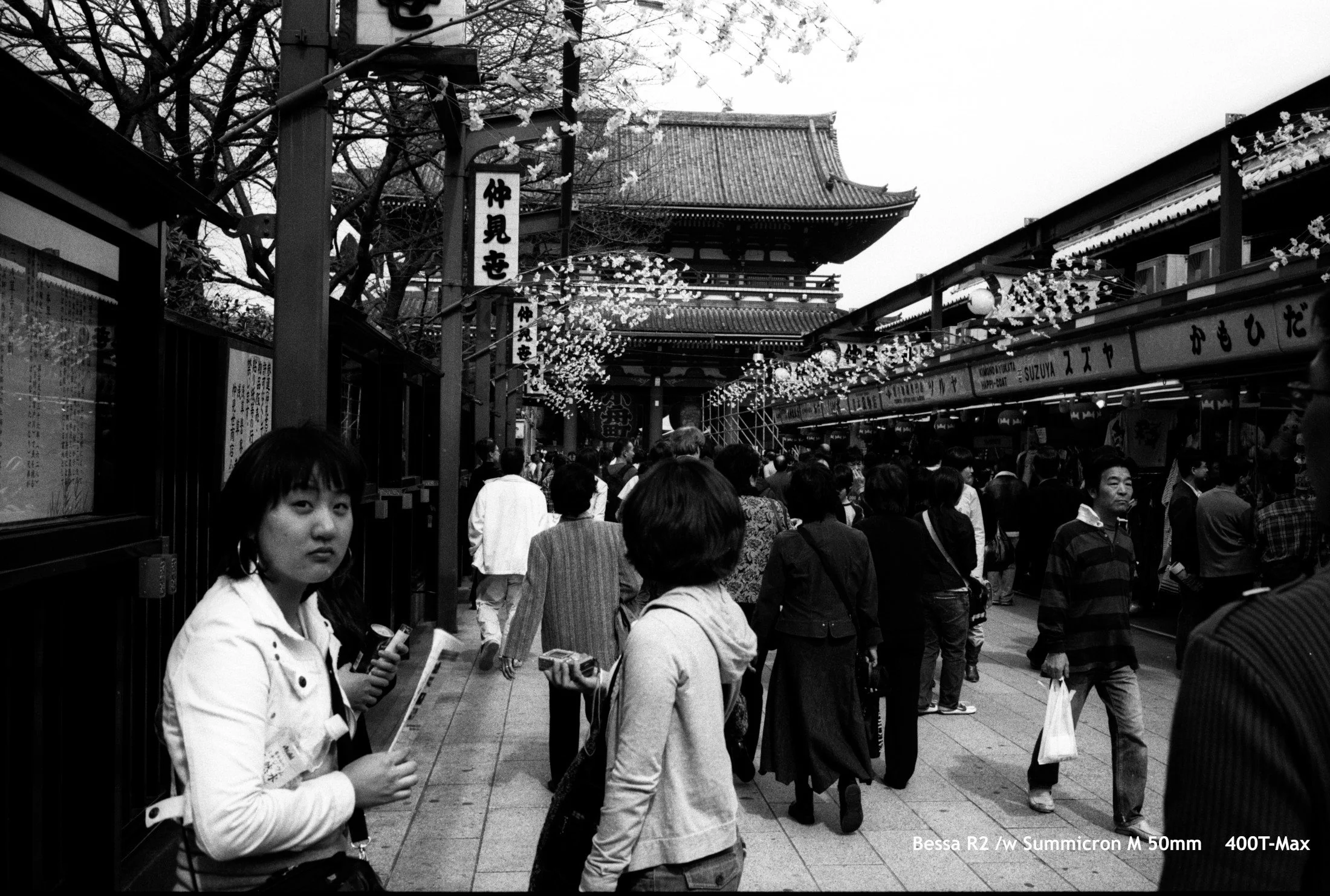 33_Asakusa_Shops.jpg