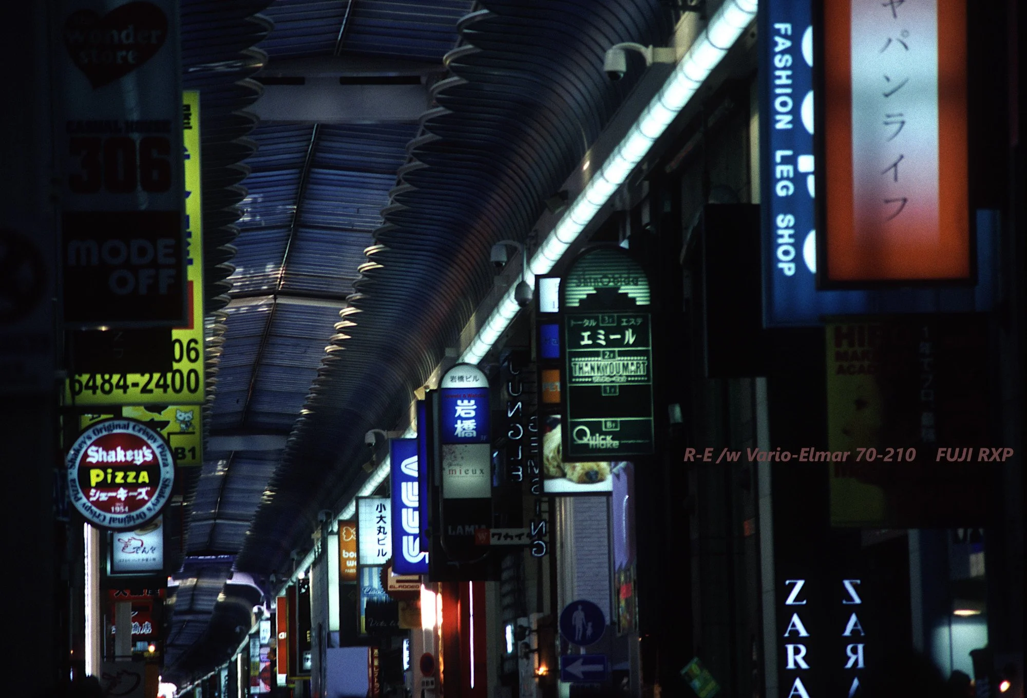 03_Shinsaibashi-suji_shop.jpg