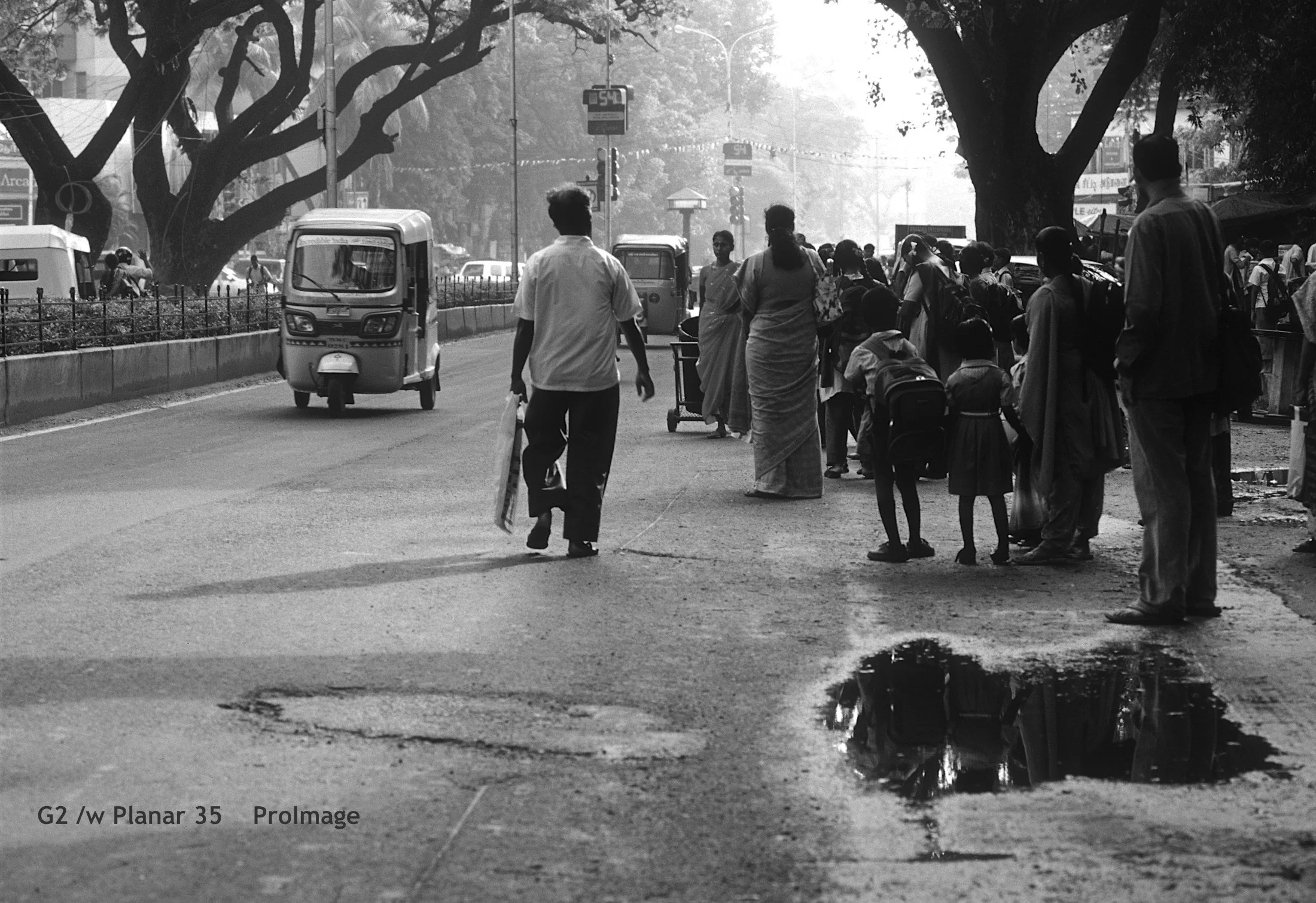 27_Chennai_mainroad_BW.jpg
