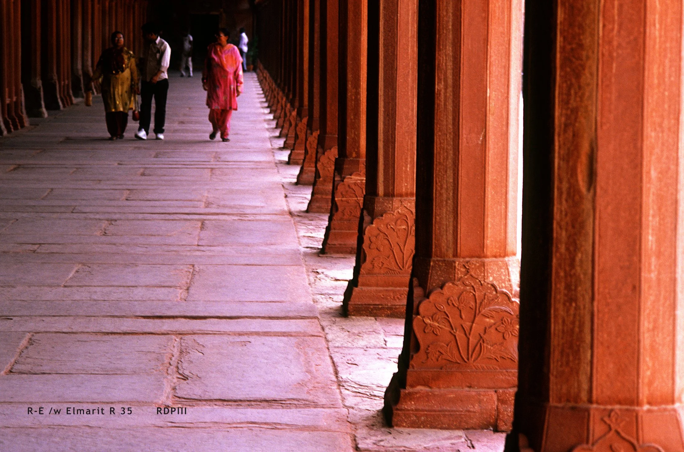 Agra_Taj Mahal_10_corridor.jpg
