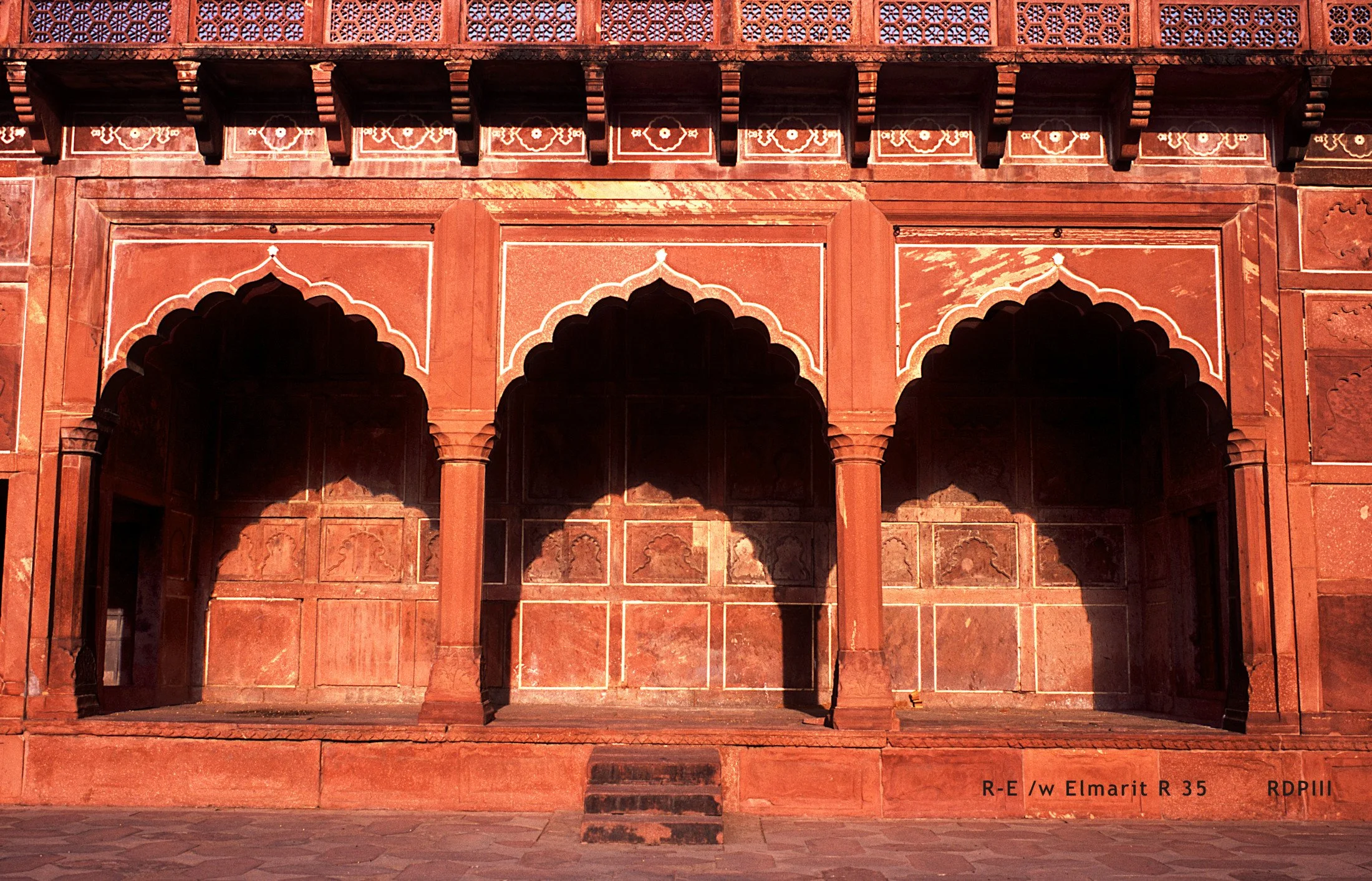 Agra_Taj Mahal_10_arches_3.jpg