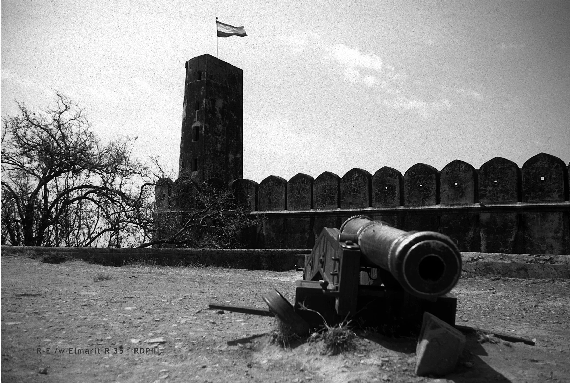 Jaipur_22_FortJaigarph_BW.jpg