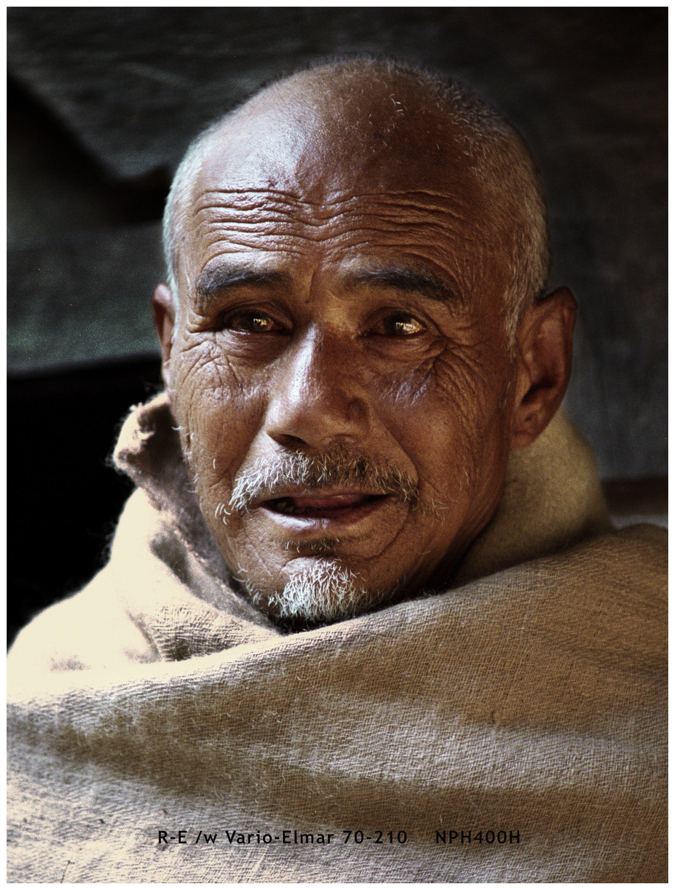 Kathmandu_oldman03(42bit).jpg
