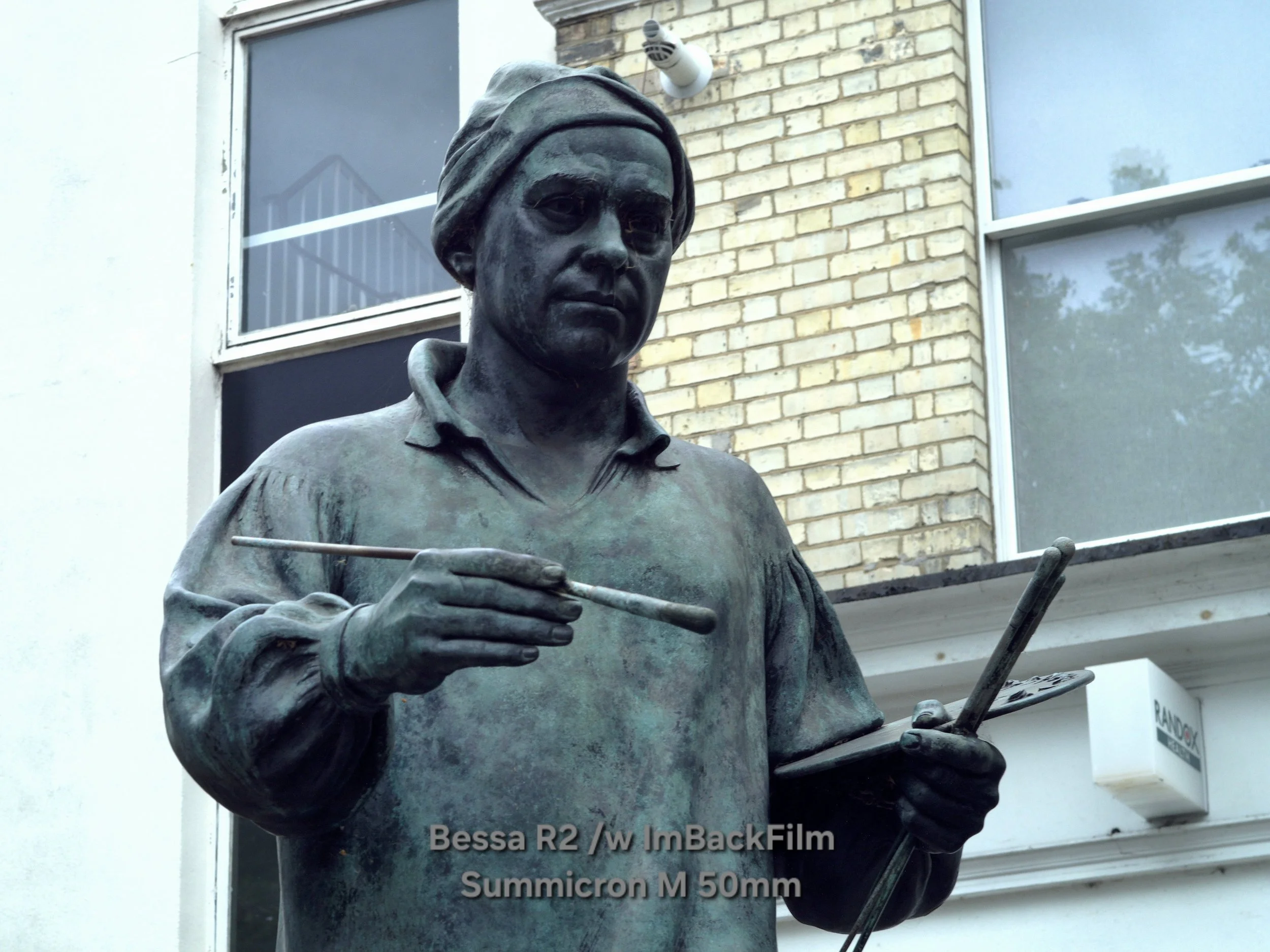 Chiswick_FlowerMarket_ImBackFilm_Statues_9.jpg