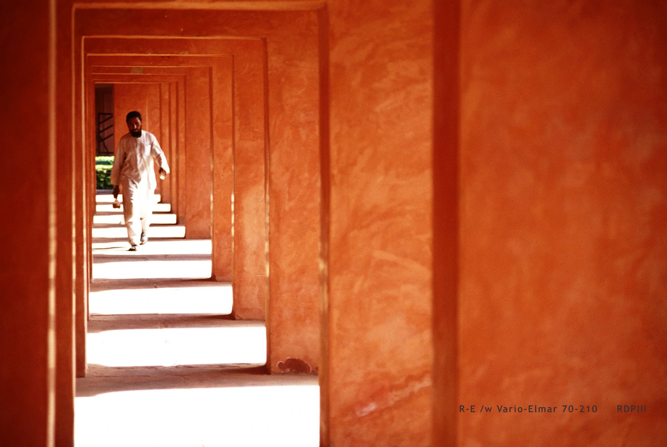 Agra_Taj Mahal_30_corridor.jpg